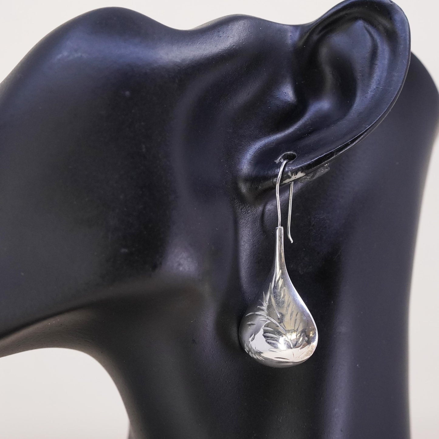 vintage modernist sterling silver 925 handmade single textured teardrop earring