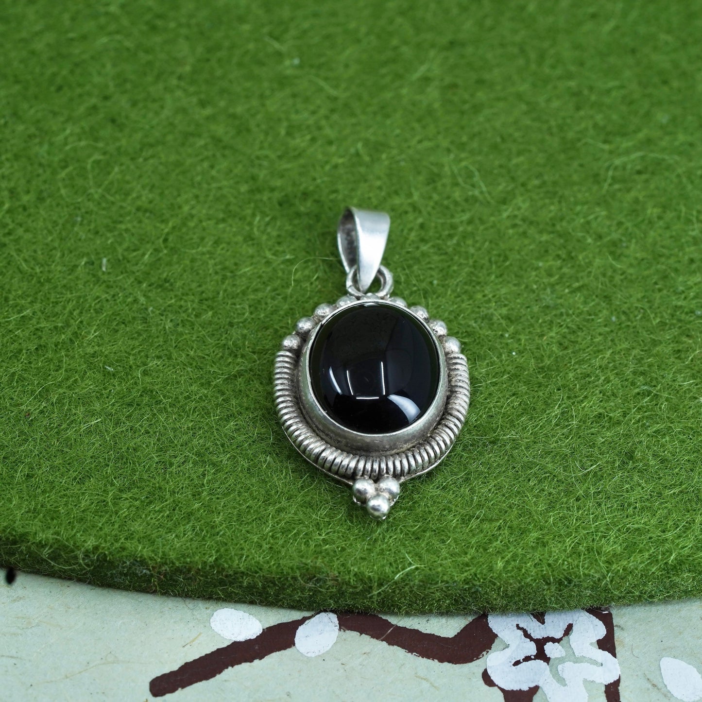 Vintage Mexico Sterling 925 silver handmade pendant with oval onyx and cable