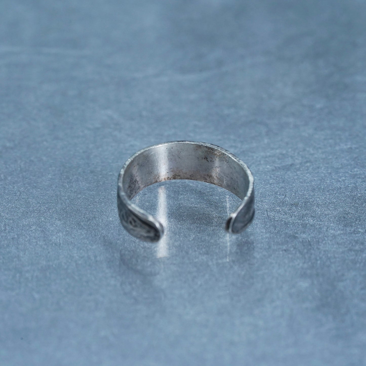 Size 3, VTG southwestern Sterling 925 silver handmade ring, textured open band