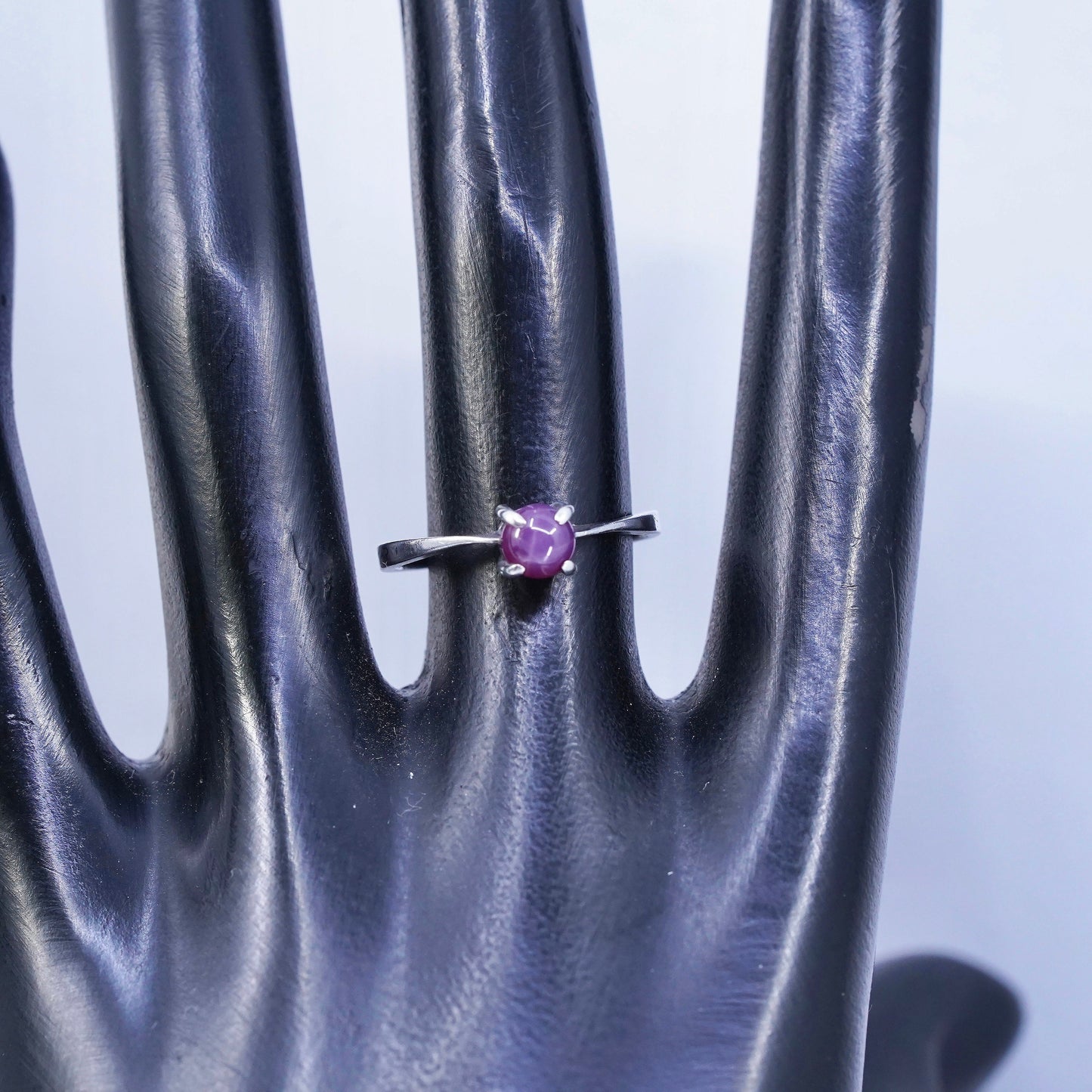 Size 7, vintage Sterling 925 silver handmade stackable ring with star ruby