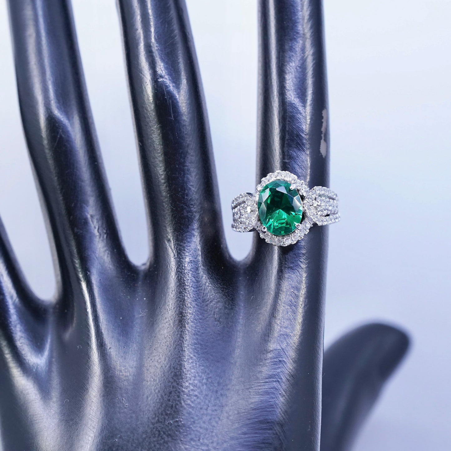 Size 6, vintage Sterling 925 silver handmade ring with emerald and cz around