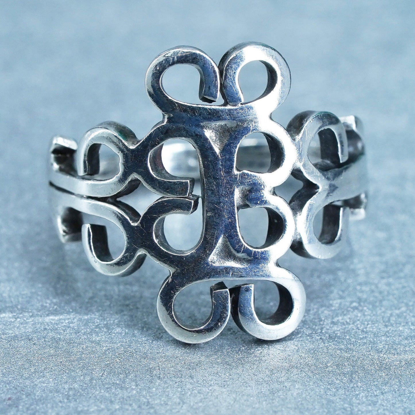 Size 6, vintage southwestern Sterling 925 silver handmade ring, swirly band
