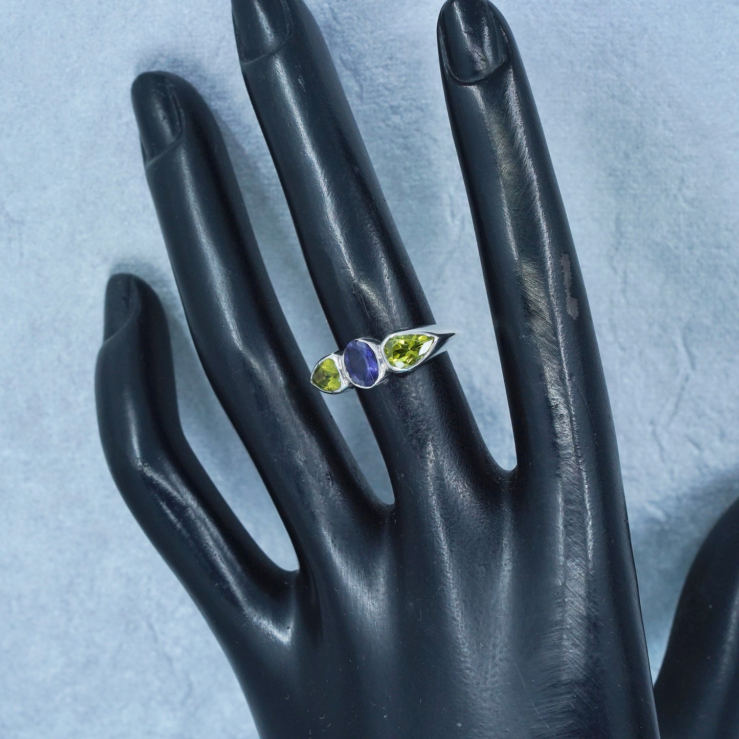 Size 5.5, vtg Sterling 925 silver handmade band ring with amethyst and peridot