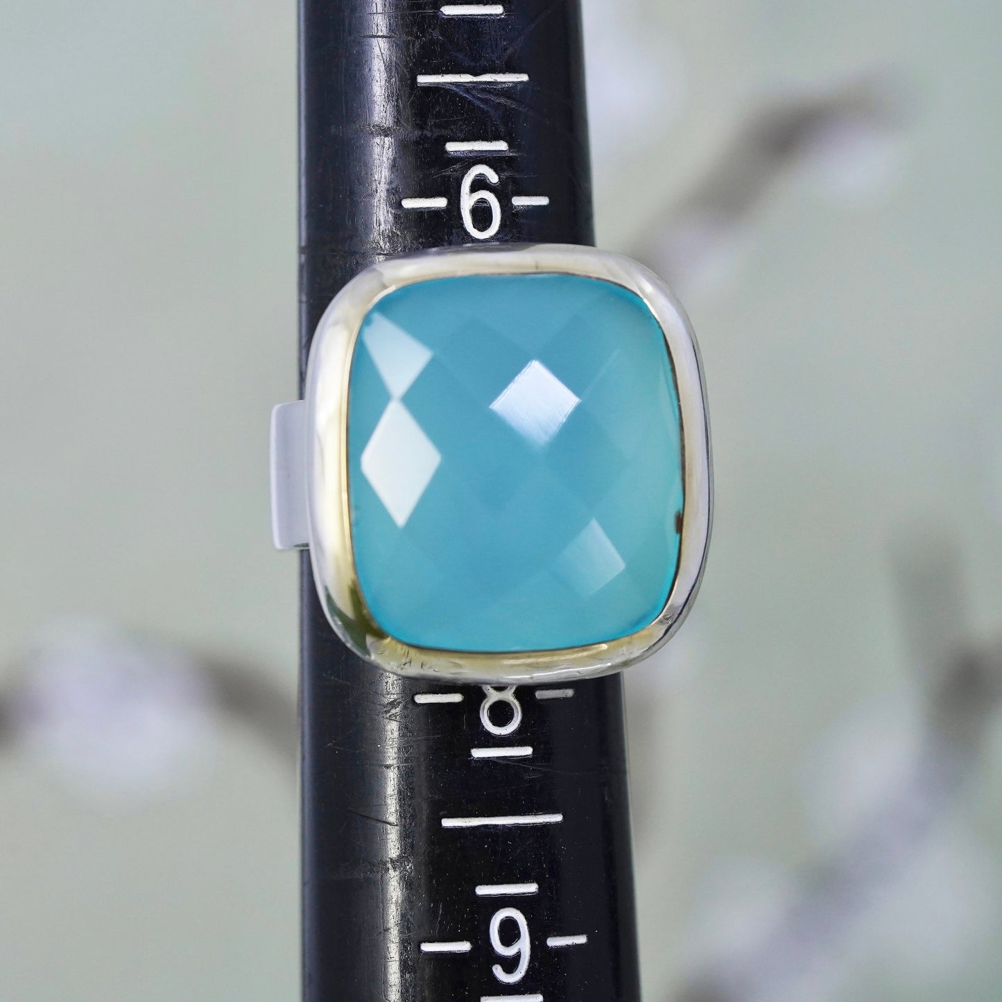 Size 7, vintage Sterling 925 silver statement ring and chalcedony