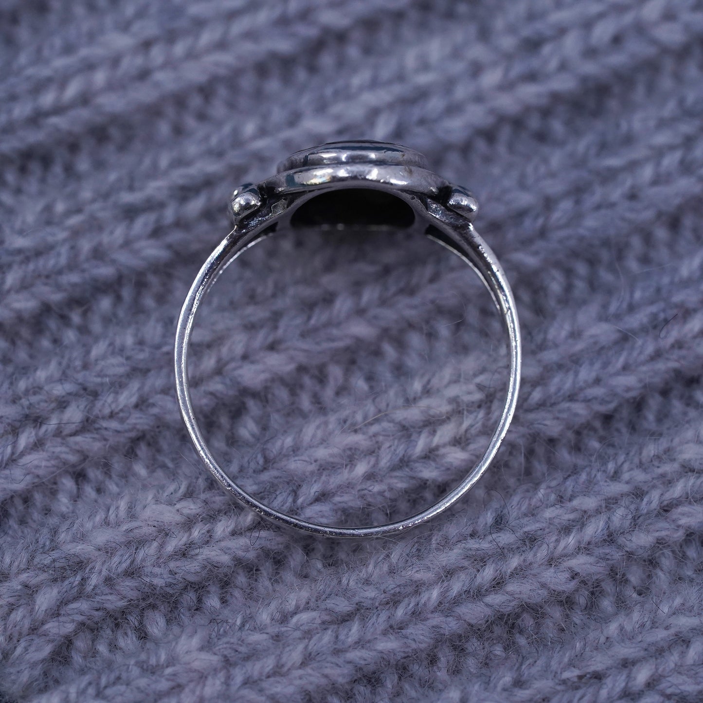 Size 8, vintage sterling 925 silver handmade ring with oval abalone inlay