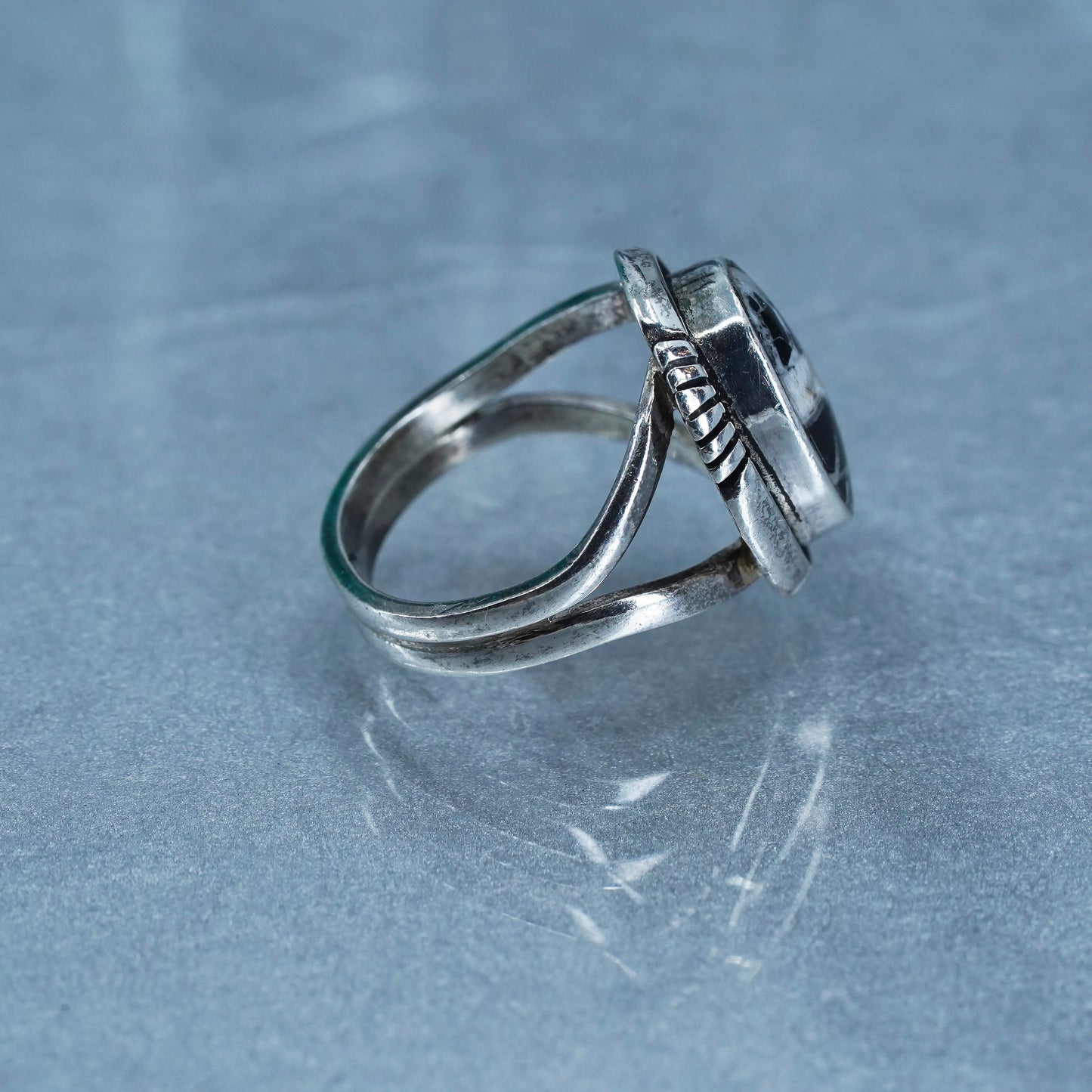 Size 6, Native American Melvin Thompson Sterling 925 silver ring zebra marble
