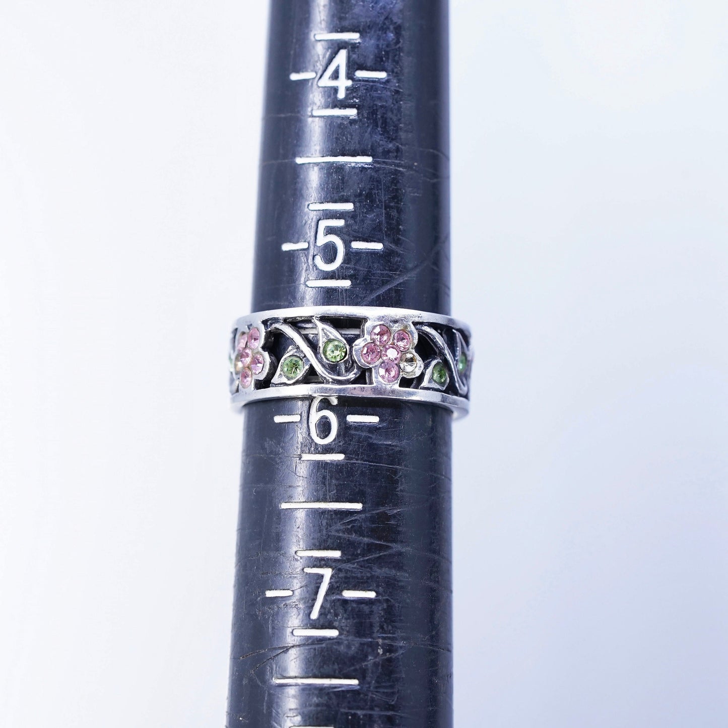 Size 5.5, vintage Sterling 925 silver flower band ring with cluster crystals