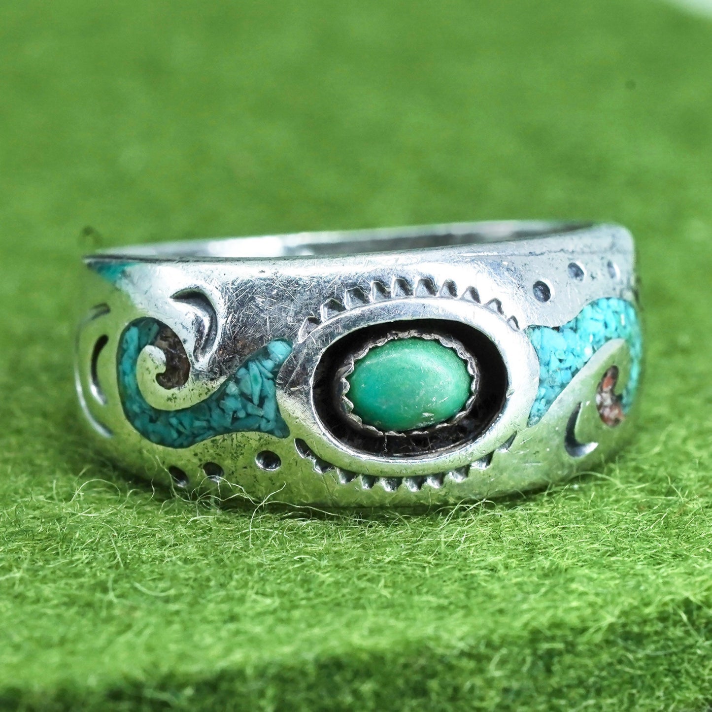 Size 11.5, vintage southwestern Sterling silver ring, 925 band turquoise chip