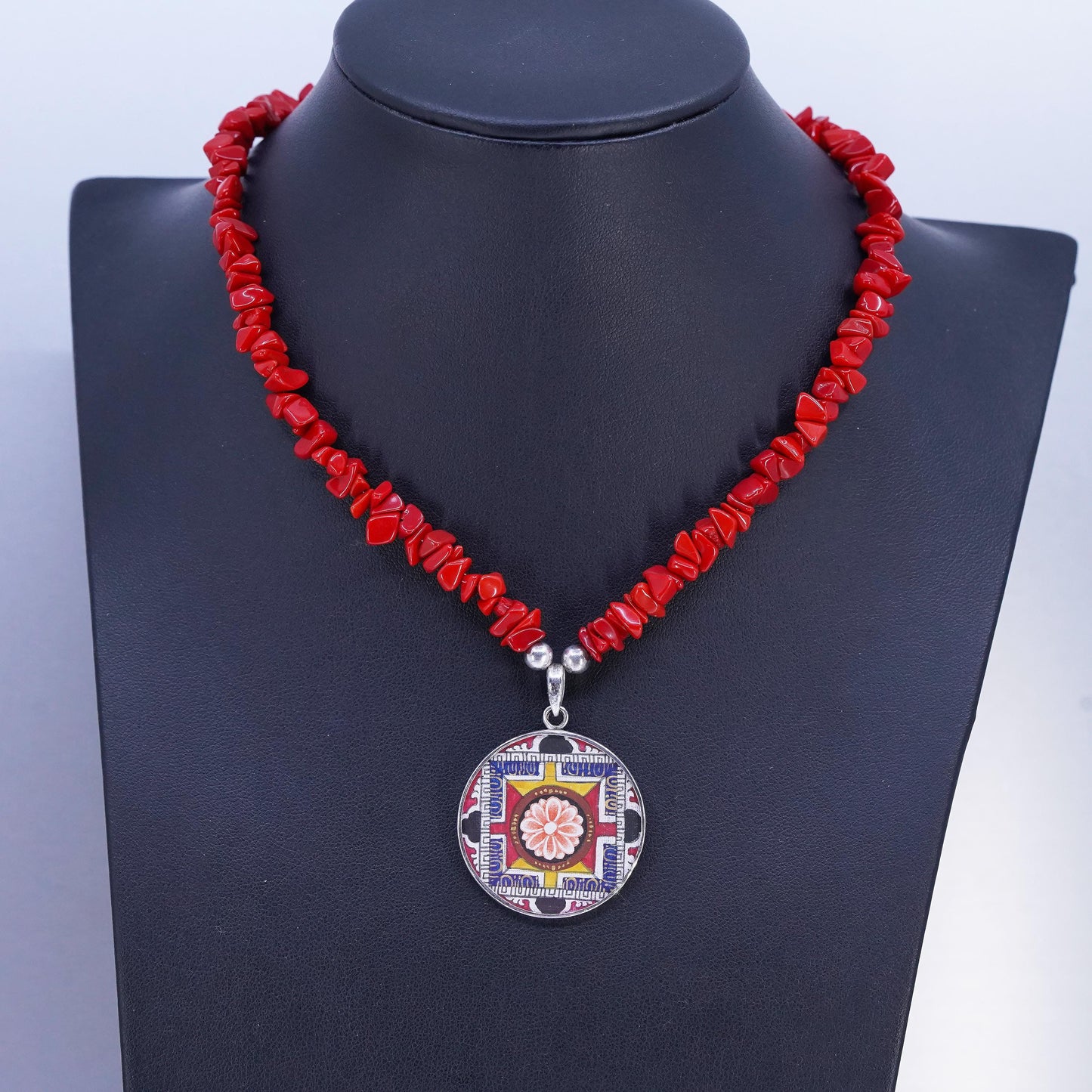 15+2", southwestern Sterling Silver 925 Necklace coral Beads and circle pendant