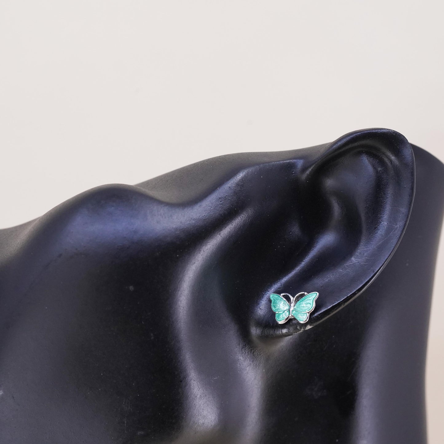 vtg handmade single earring. Sterling 925 silver green enamel butterfly stud