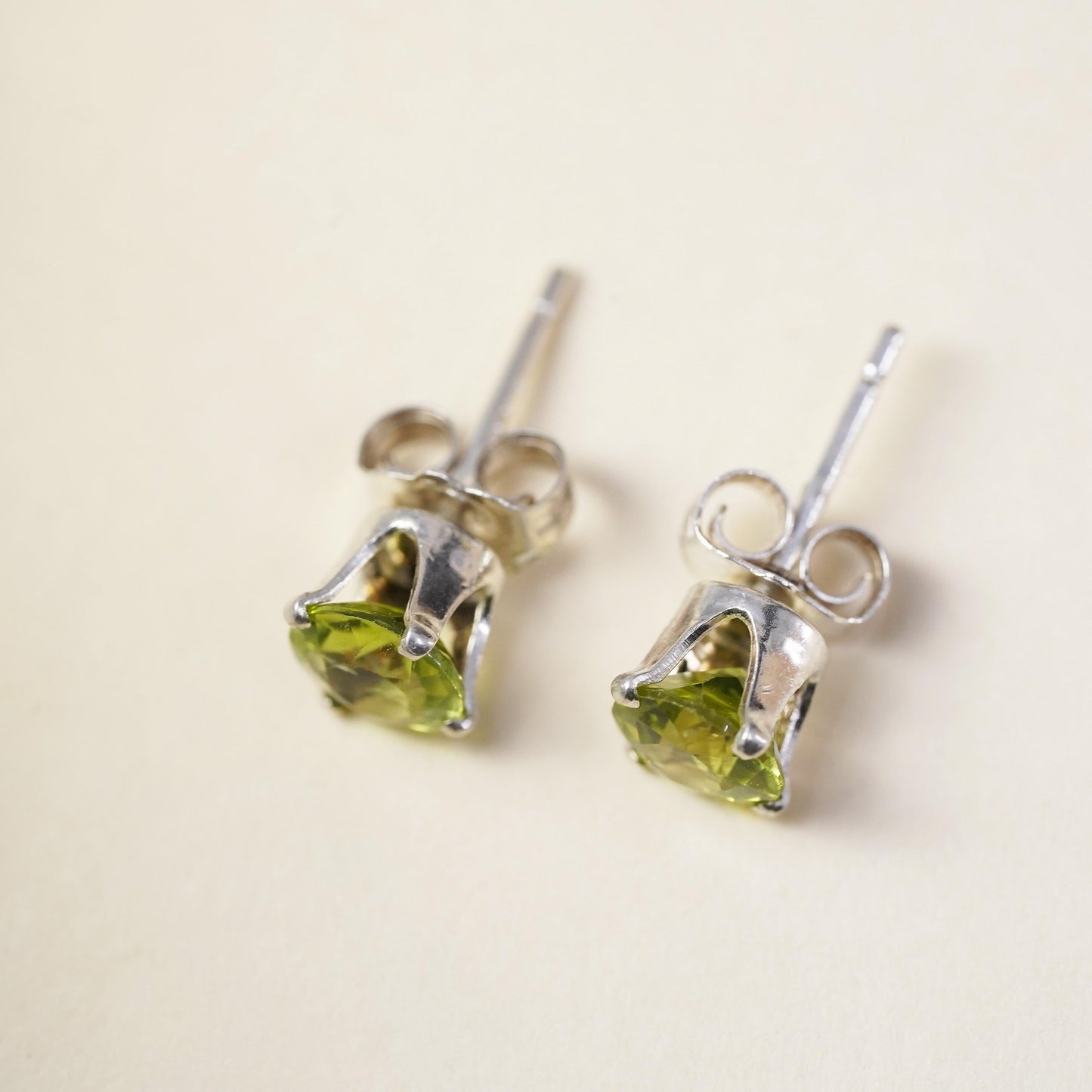 3mm, Vintage sterling 925 silver earrings with peridot, minimalist studs