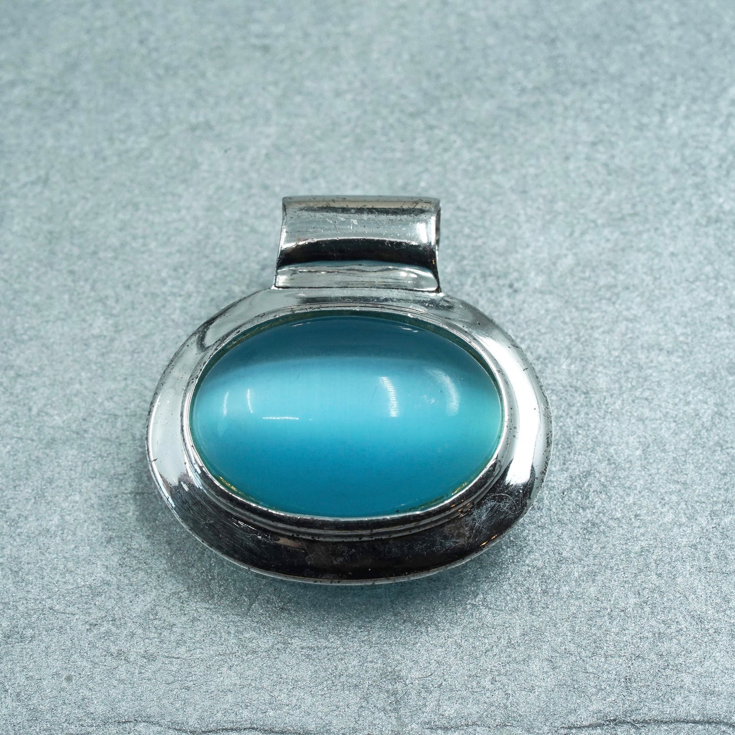 Vintage sterling 925 silver pendant with oval blue cat’s eye