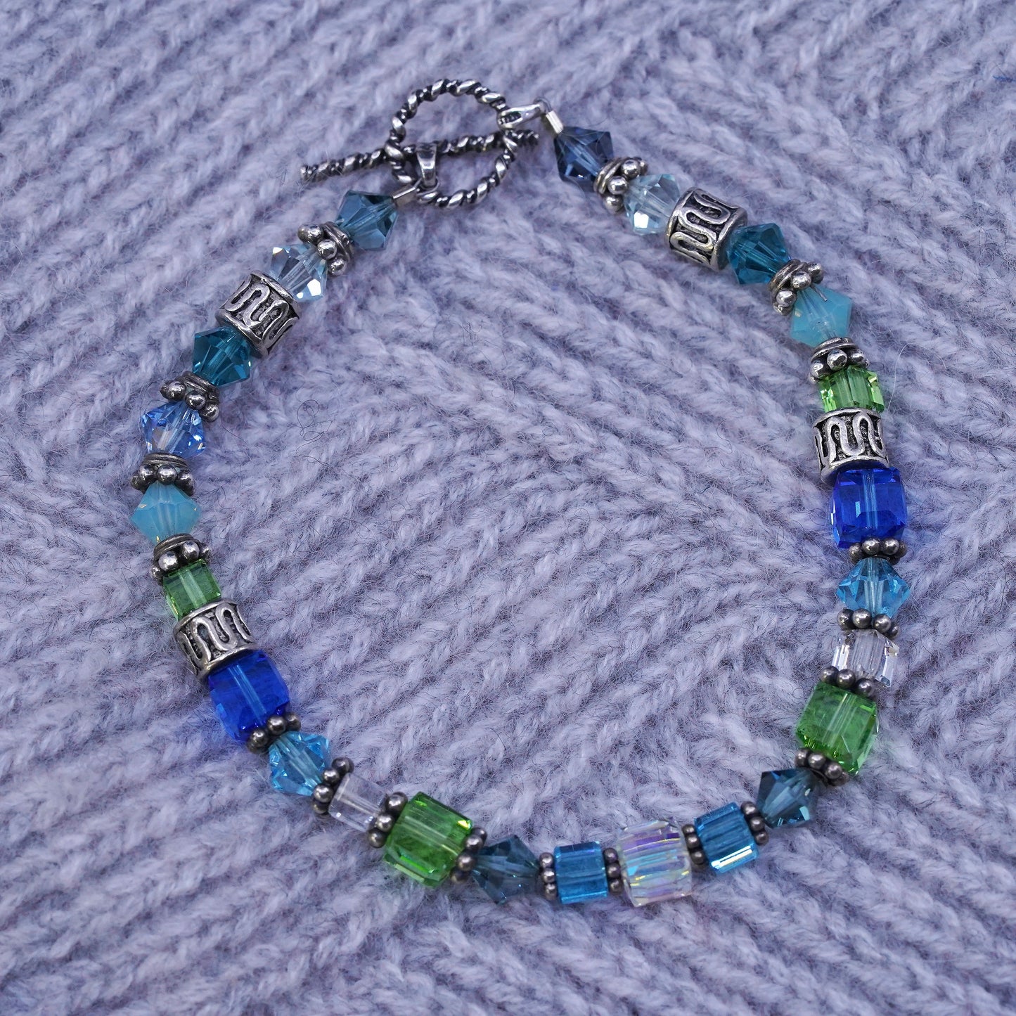 7", Vintage handmade sterling silver bracelet with green blue crystal