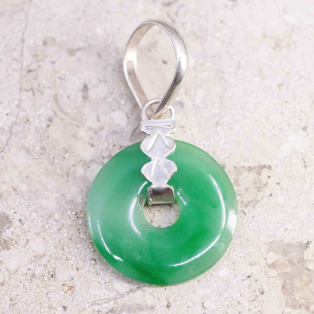 Vintage Sterling silver handmade pendant, 925 circle with jade