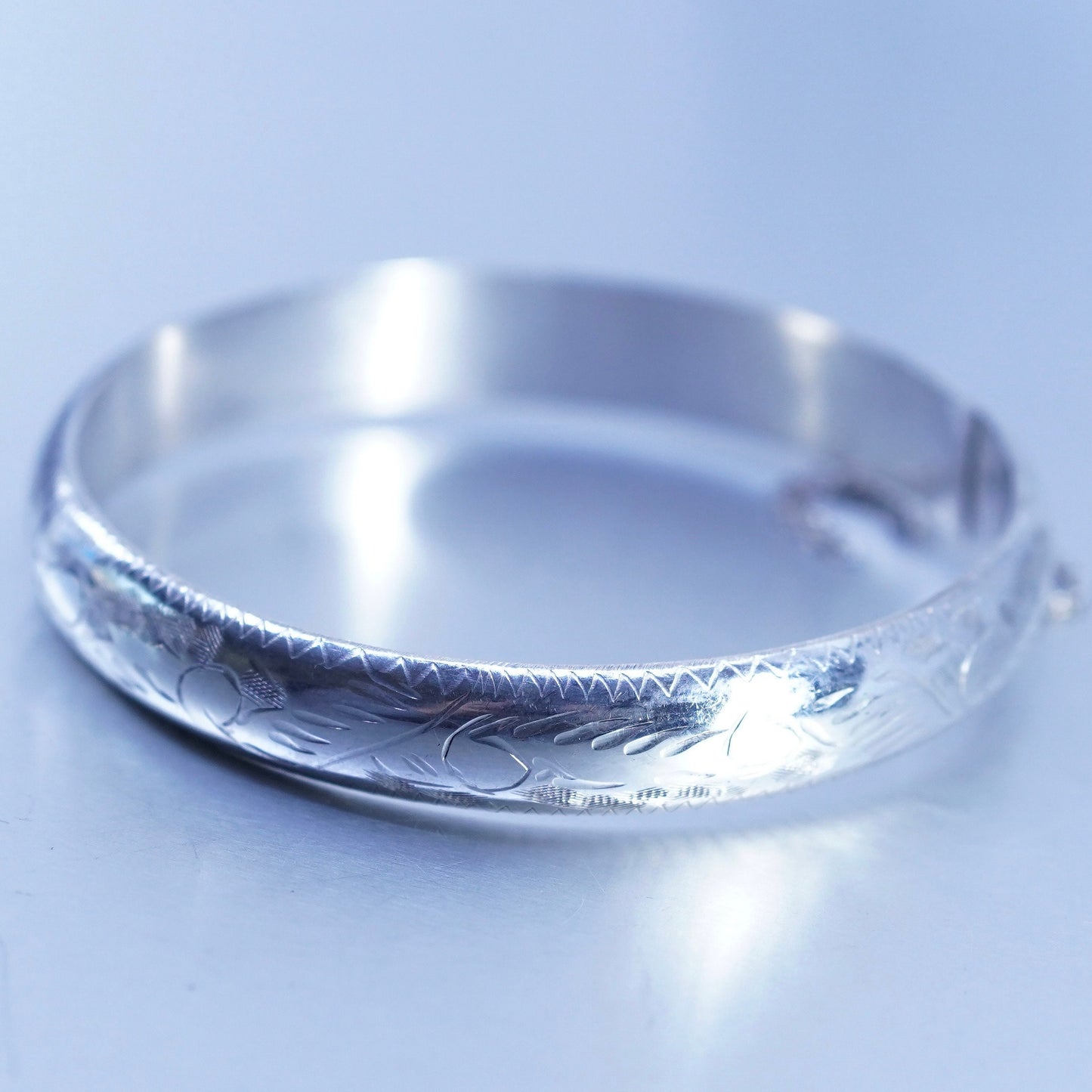 7.25”, Vintage Sterling 925 silver handmade bracelet, textured hinged bangle