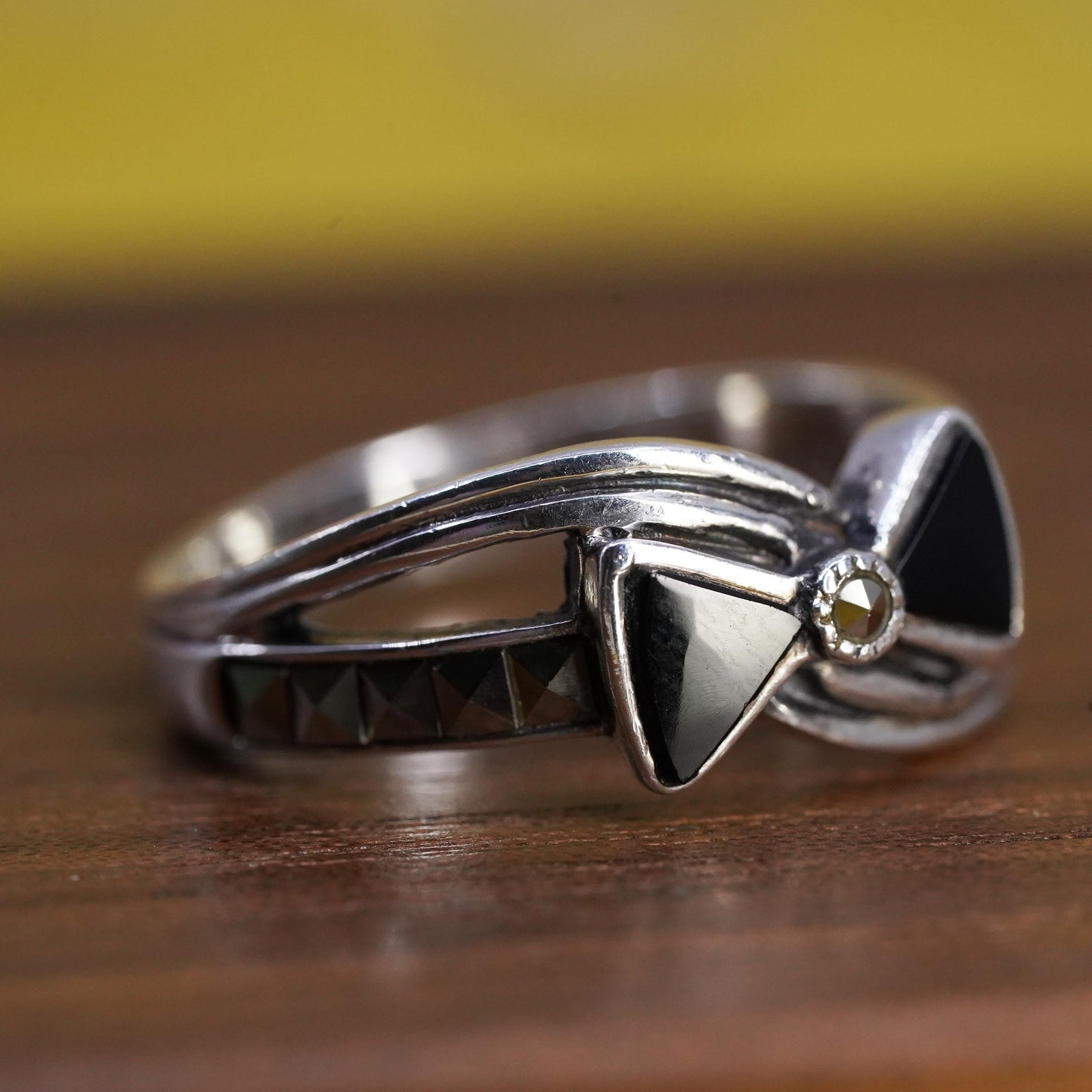 Size 7, vintage Sterling 925 silver handmade ribbon bow tie ring with oval onyx