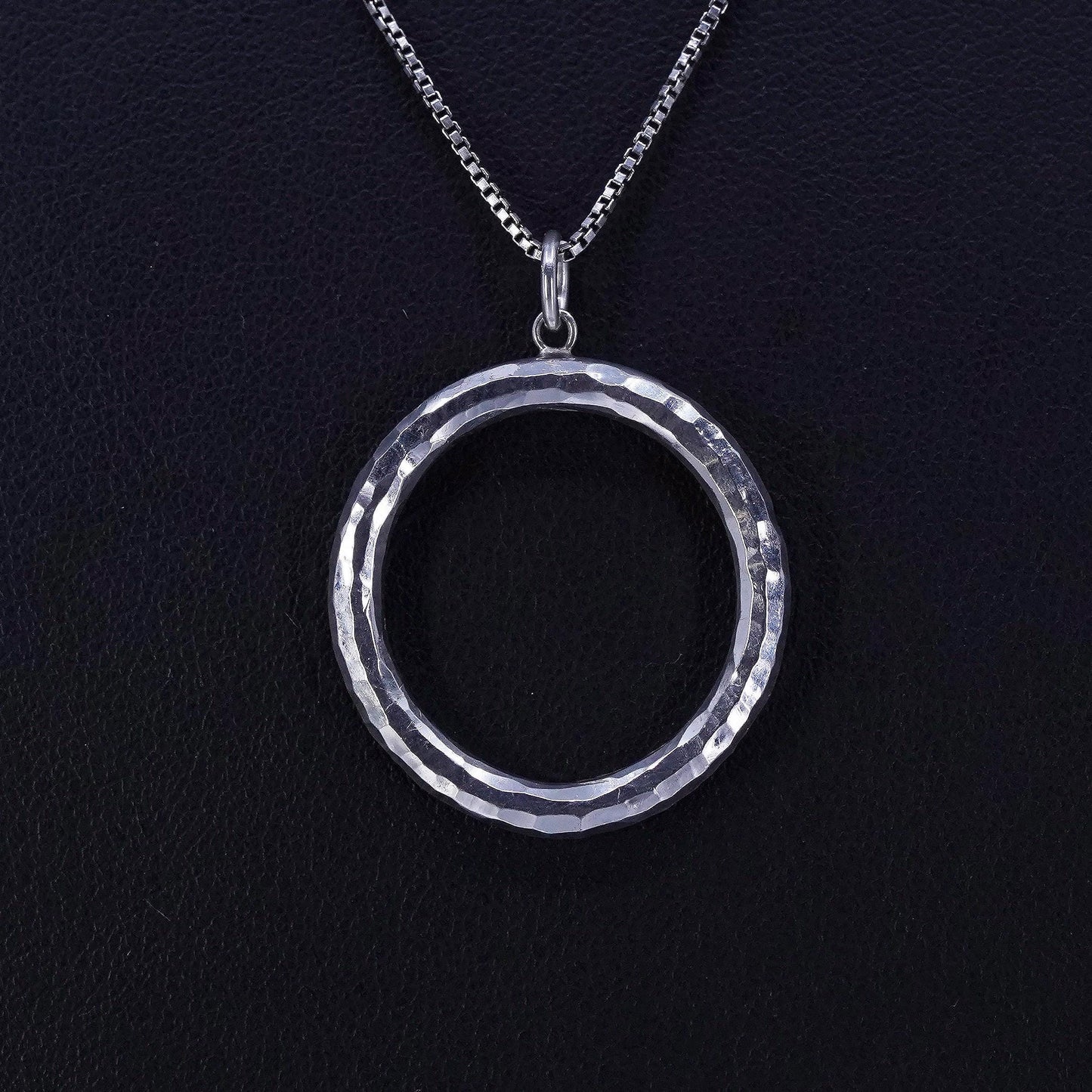 18”, vintage Sterling 925 silver box chain necklace w/ hammered circle pendant