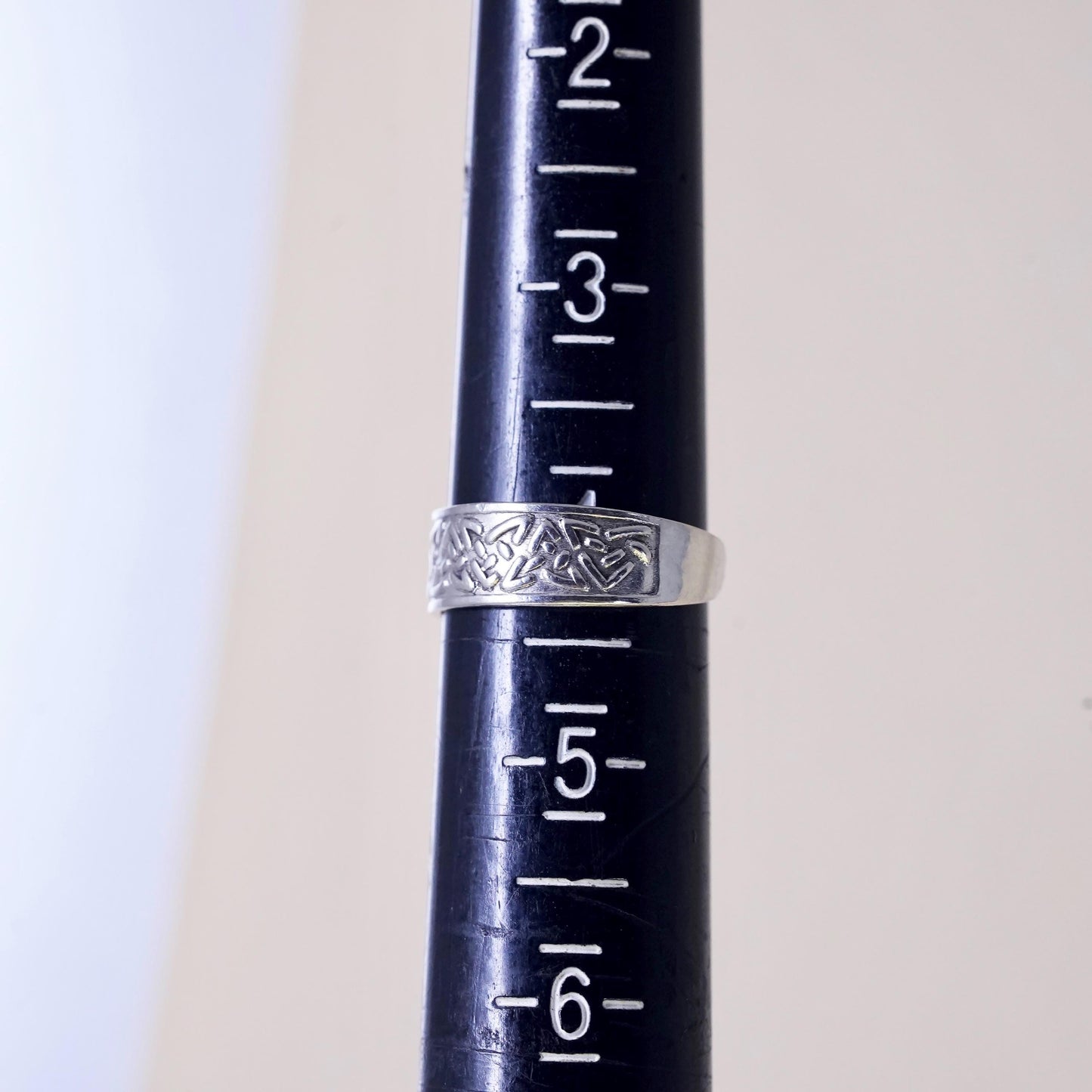 Size 4, vintage sterling silver handmade ring, 925 Celtic knot relief open band