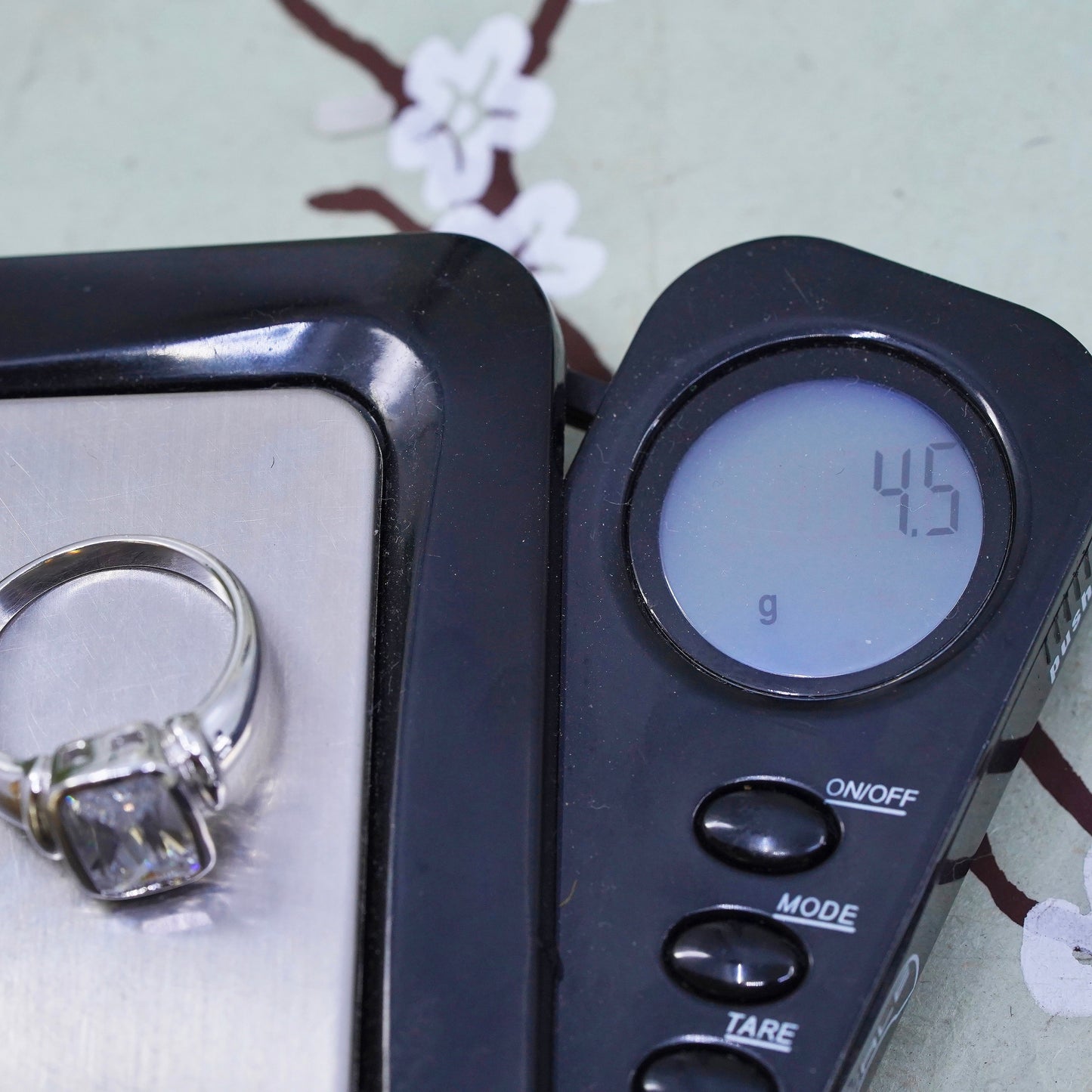 Size 6, Sterling 925 silver ring with rectangular cut CZ cluster