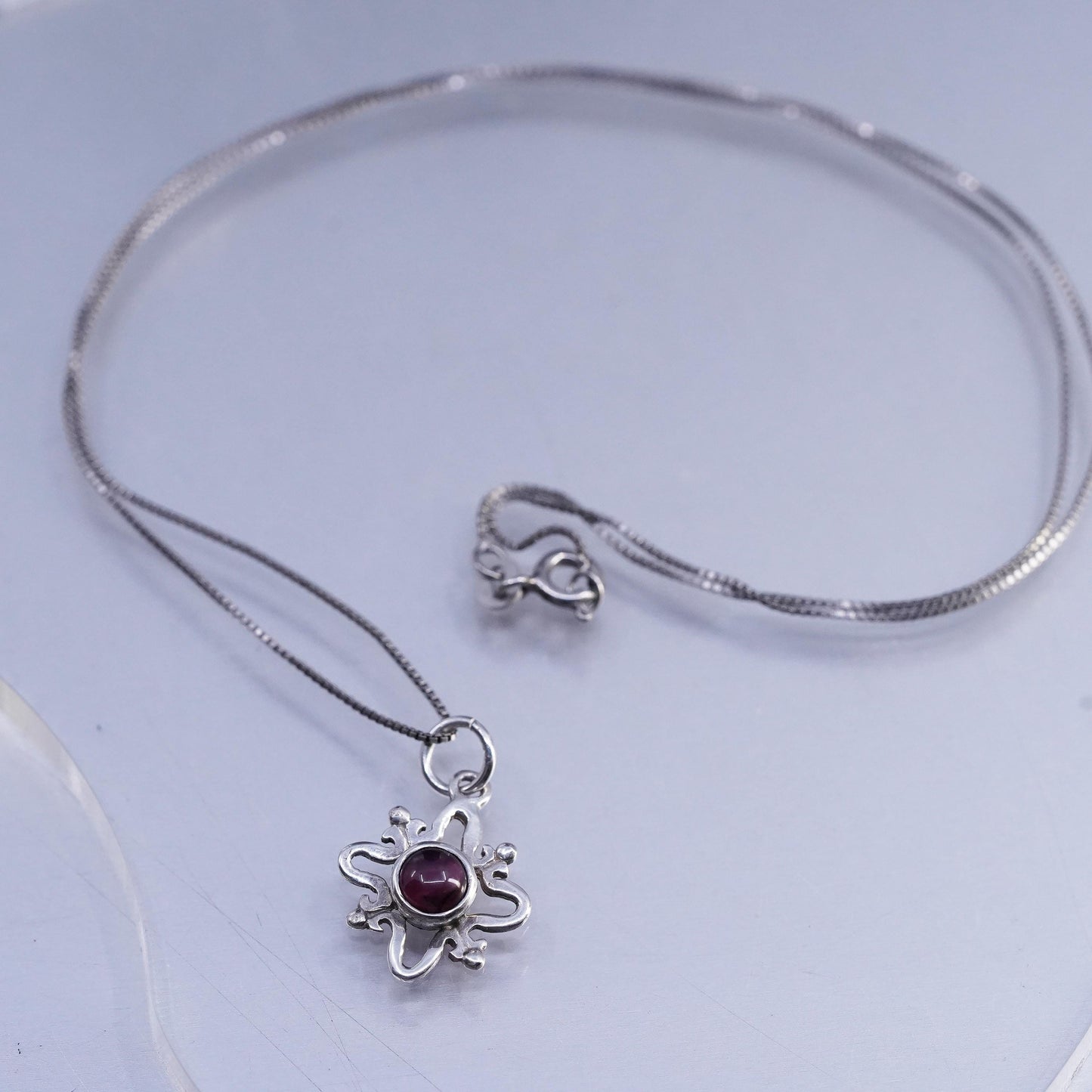 18", Vintage sterling 925 Silver box chain necklace with garnet pendant