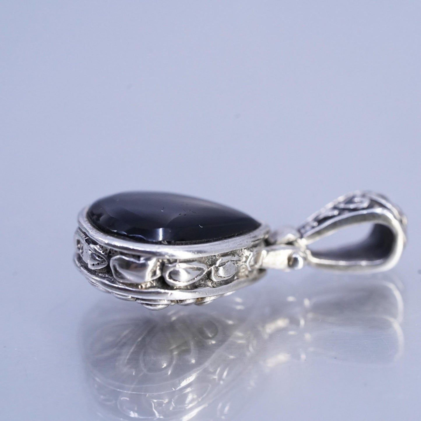 Vintage Bali sterling 925 silver double sided filigree teardrop pendant onyx