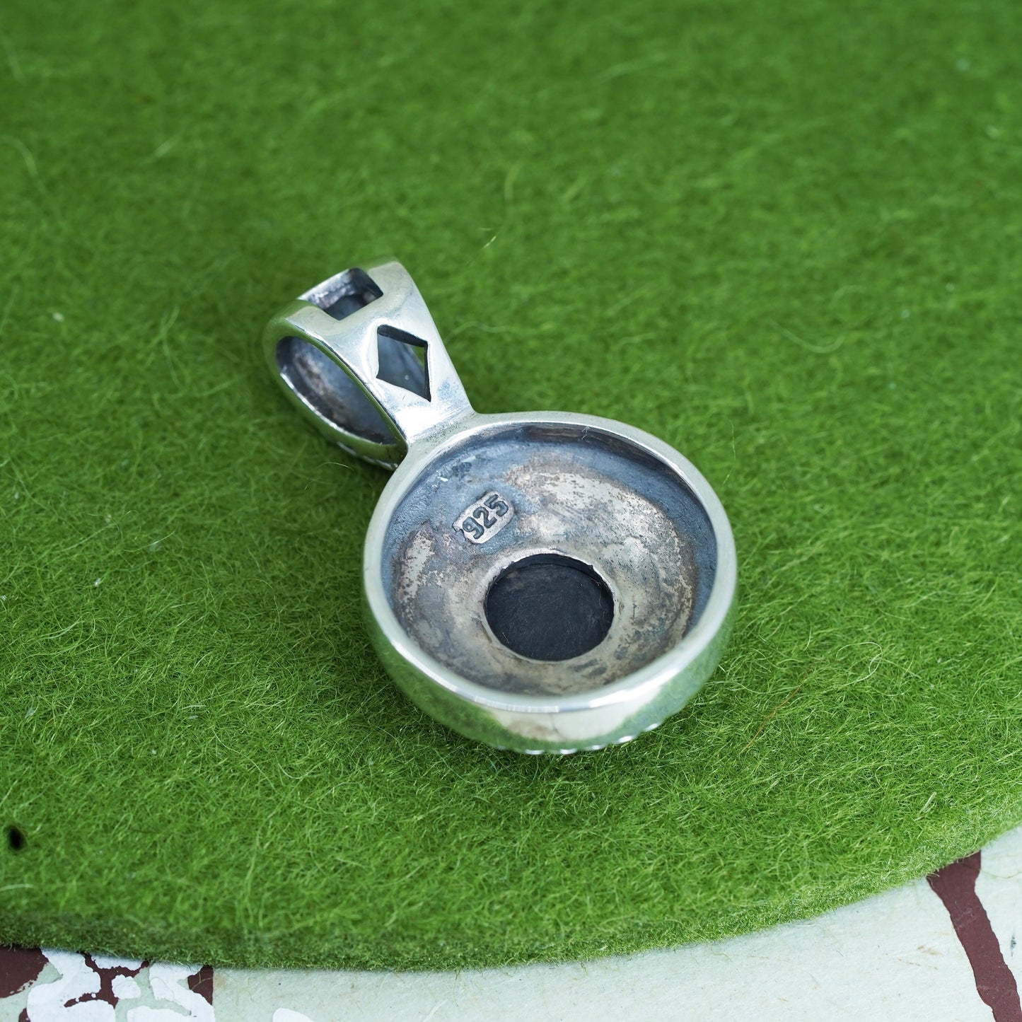 vintage handmade sterling silver pendant, Mexico 925 circle with black onyx