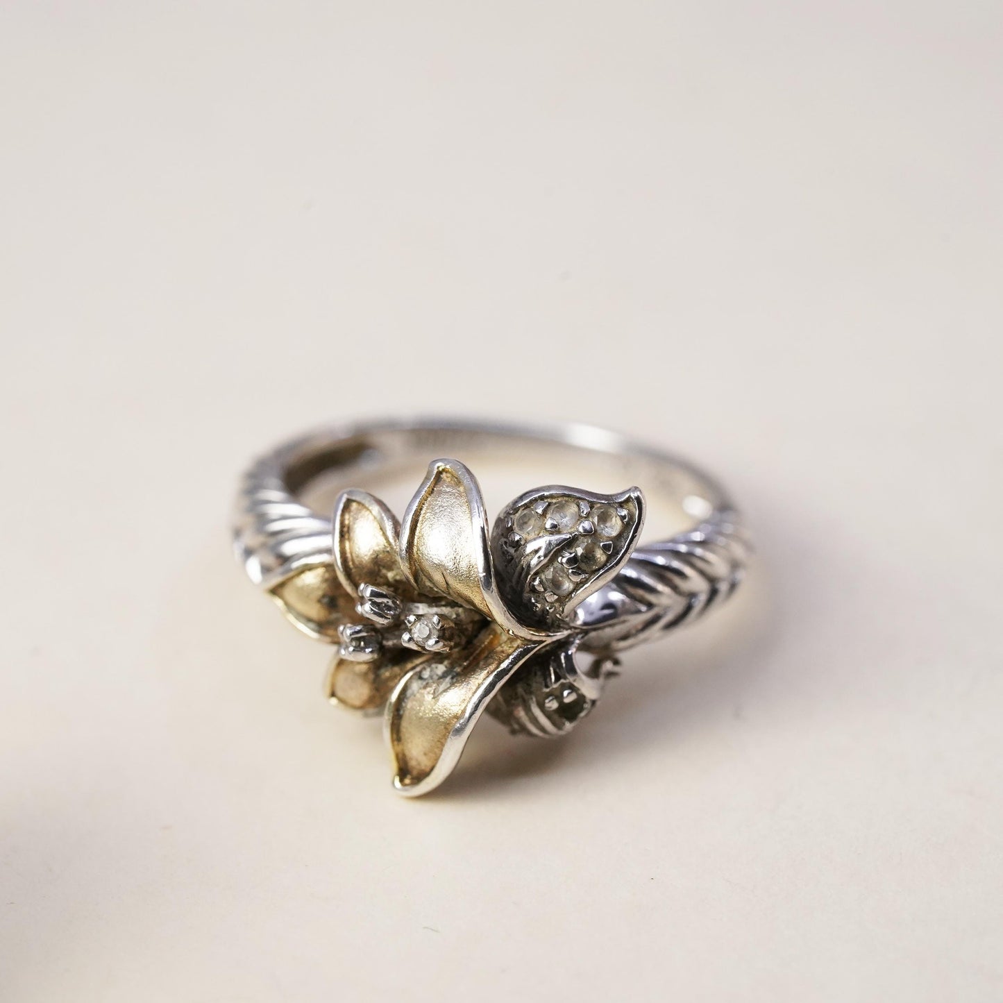 Size 5.5, vintage two tone Sterling silver ring, 925 lily flower real diamond