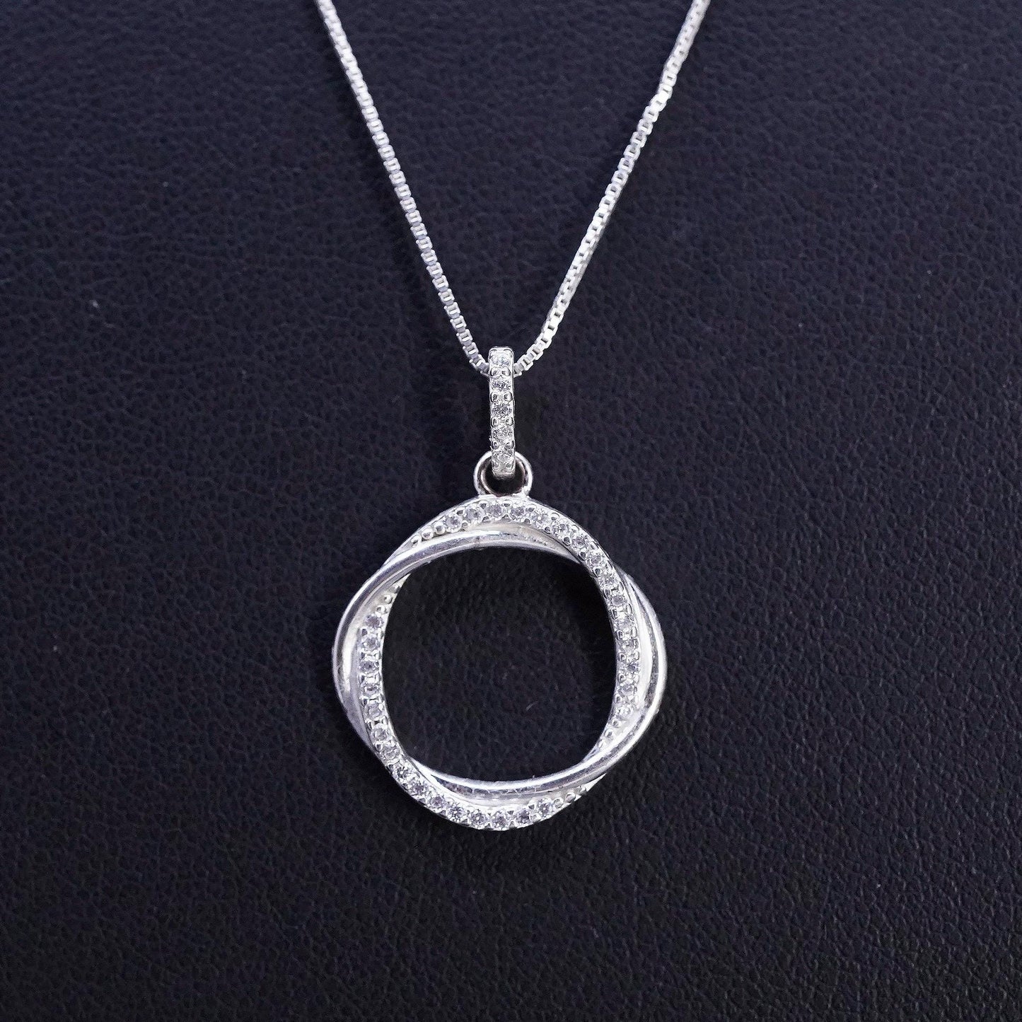 18", VTG Sterling silver necklace, 925 circle chain cluster cz circle pendant