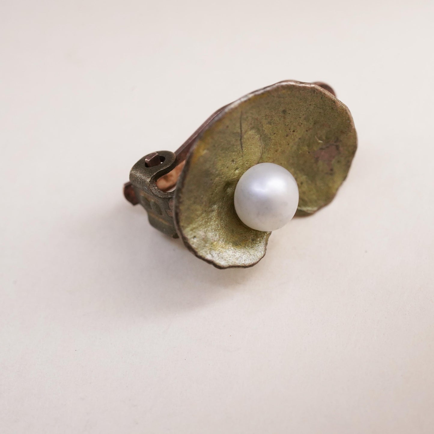 Vintage gold tone handmade single earring, 925 lotus leaf clip on with pearl