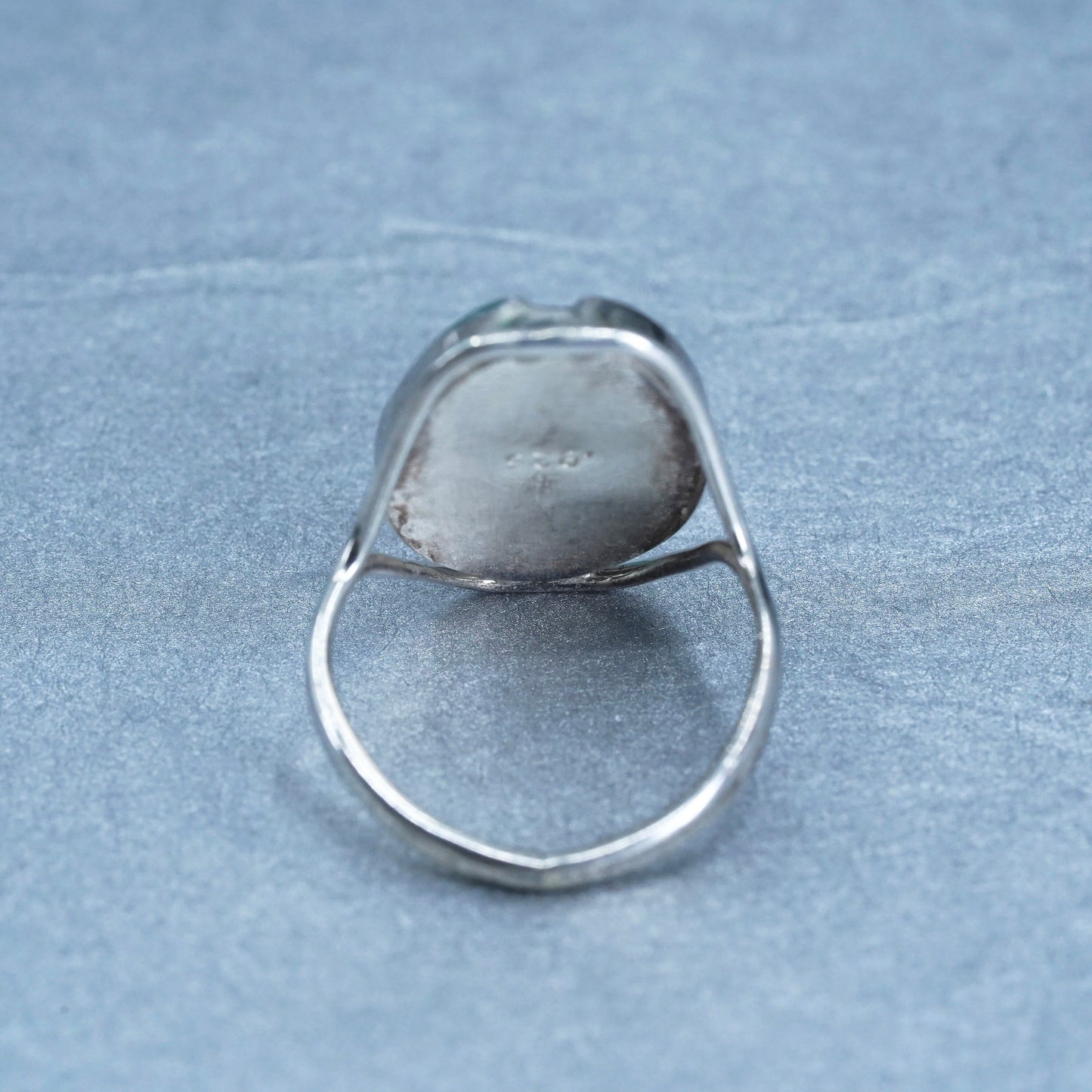Size 9, vintage Sterling 925 silver handmade ring with shell