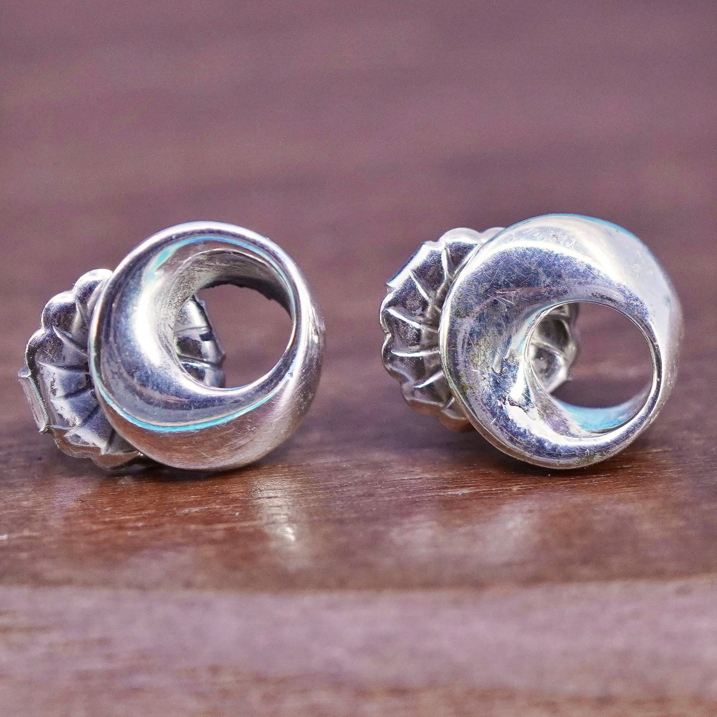 2g, vintage solid 14K white gold infinity loop studs earrings