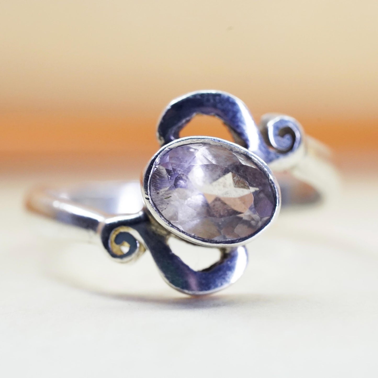 Size 5, vintage Sterling 925 silver handmade spiral ring with amethyst