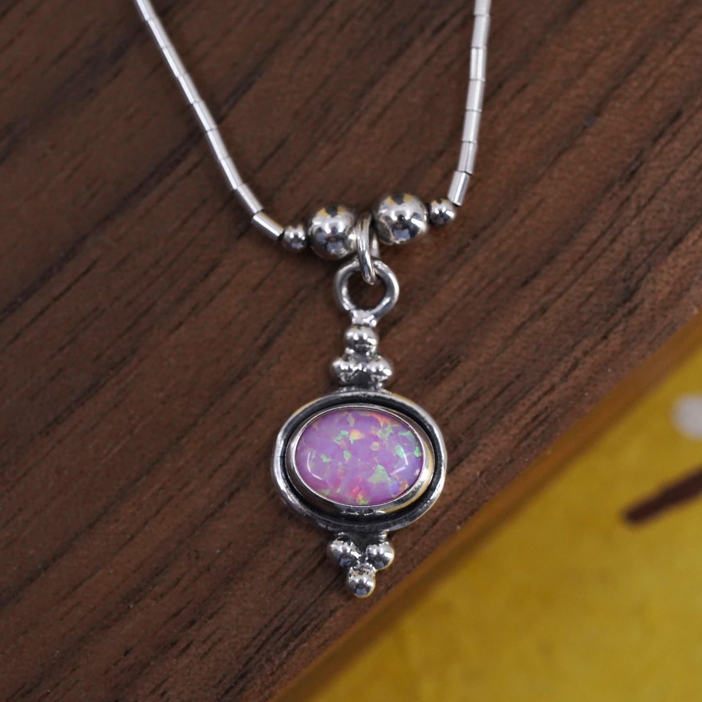 16” Vintage southwestern Sterling 925 liquid silver necklace with opal pendant