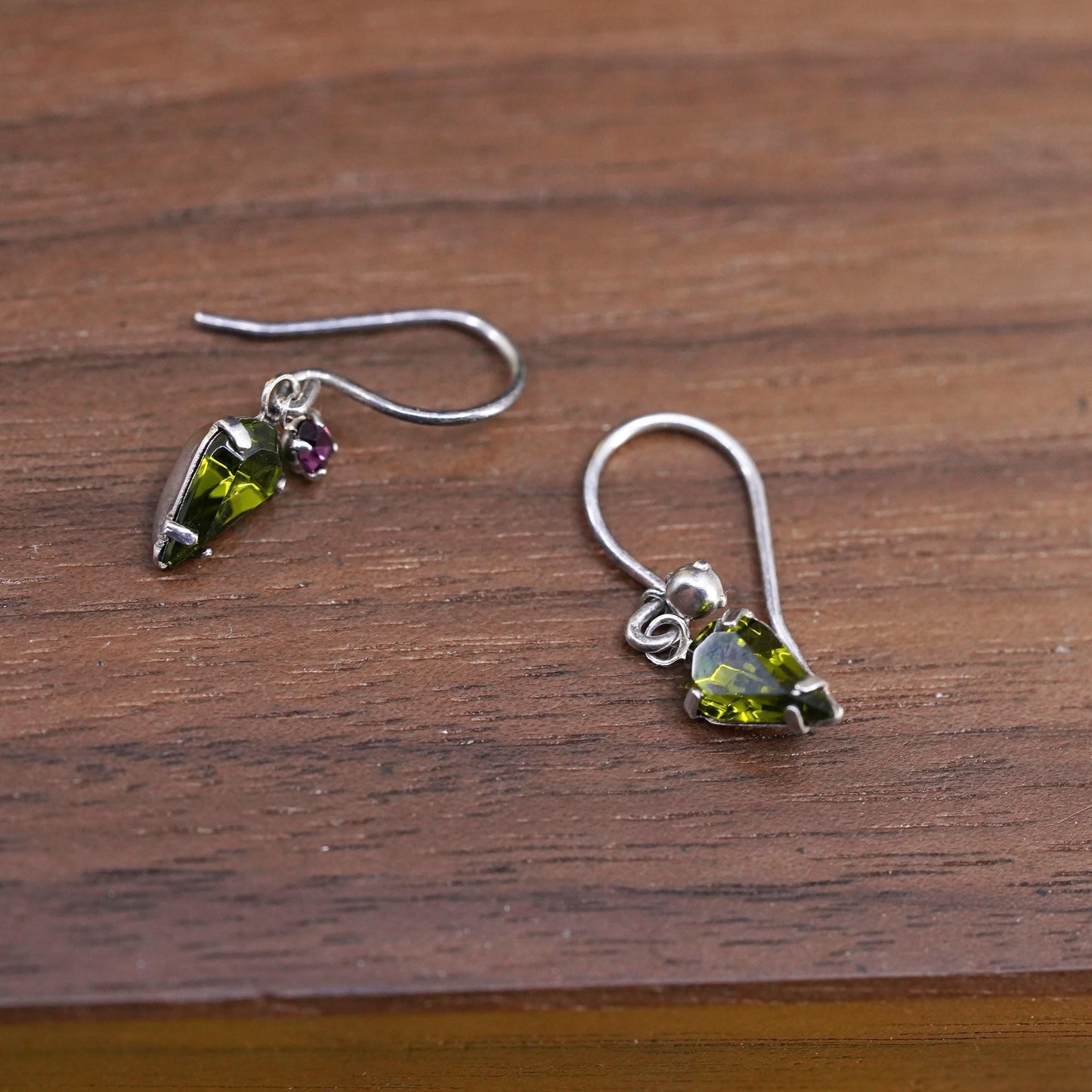 Vintage Sterling 925 silver handmade teardrop earrings with peridot