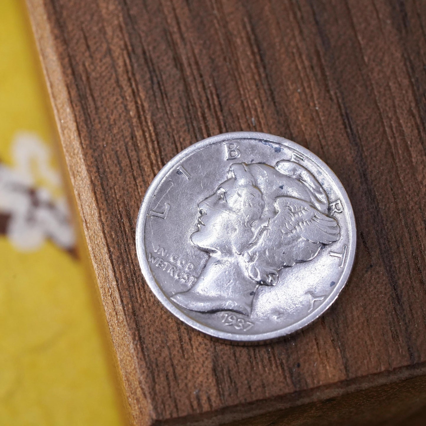 1937 (P) Mercury Dime 90% Silver Very Good condition, 900 silver coin