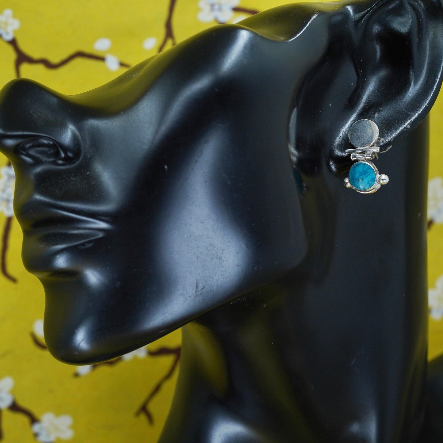 Vintage Sterling 925 silver southwestern handmade earrings with turquoise