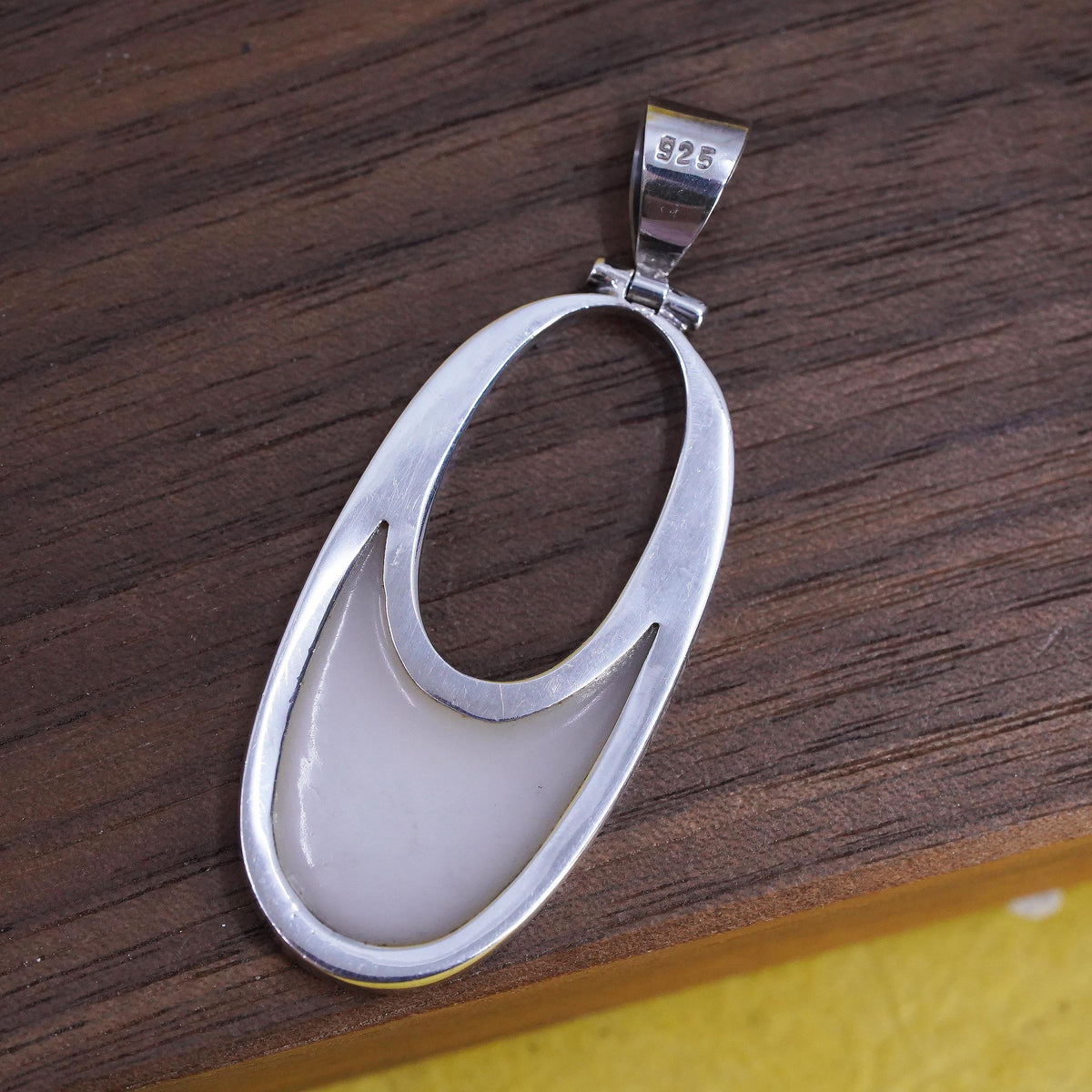 Vintage Sterling 925 silver handmade oval pendant with mother of pearl inlay