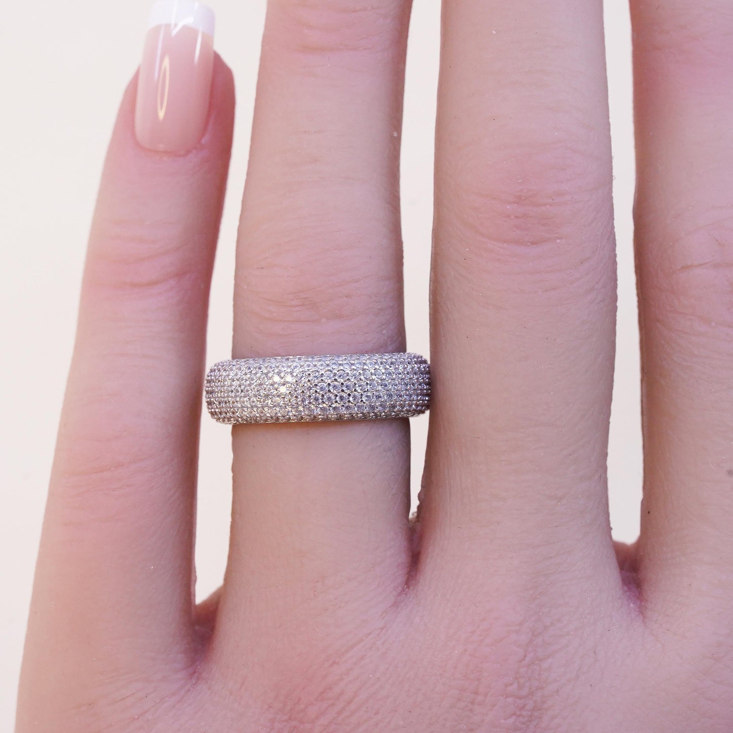 Size 6.5, Vintage Sterling silver fashion ring, 925 silver band with cluster cz