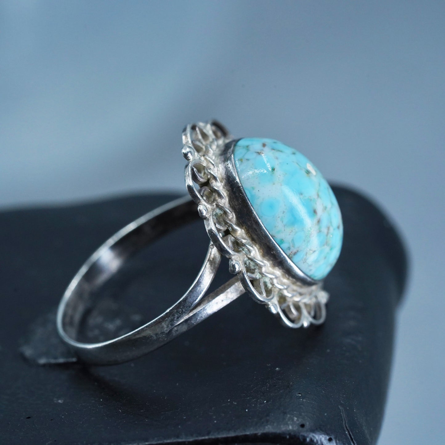 Size 7.5, vintage mexico Sterling 925 silver handmade ring with turquoise