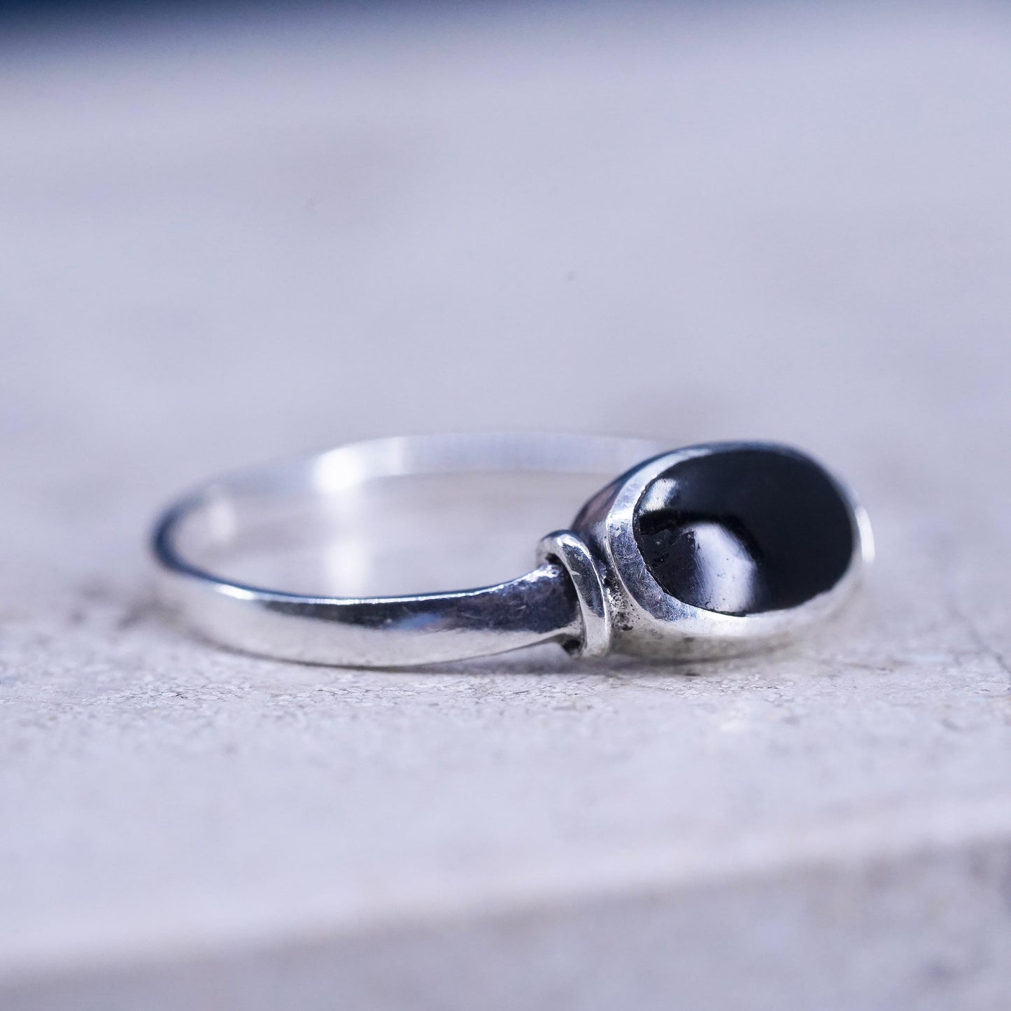 Size 5.5, vintage Sterling 925 silver handmade ring with black onyx
