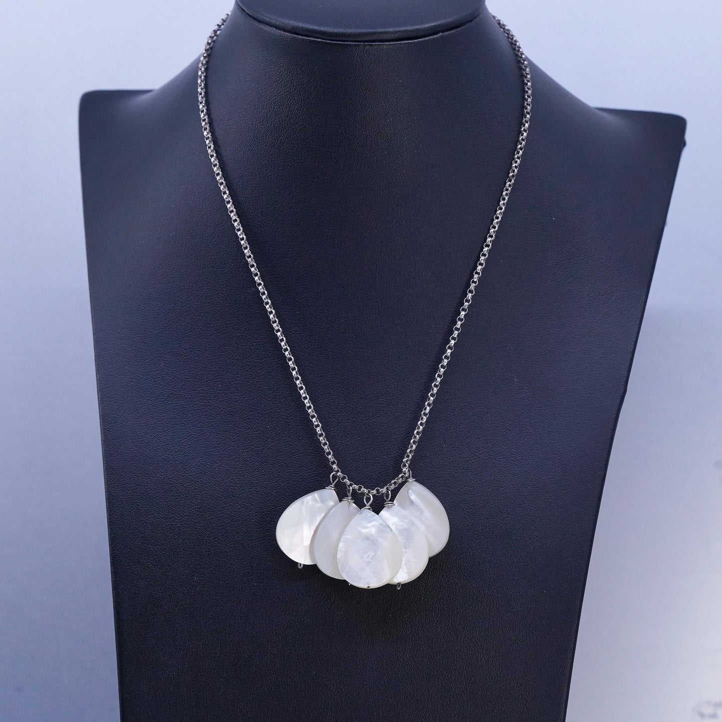 16", Sterling 925 silver circle necklace with mother of pearl teardrop pendants