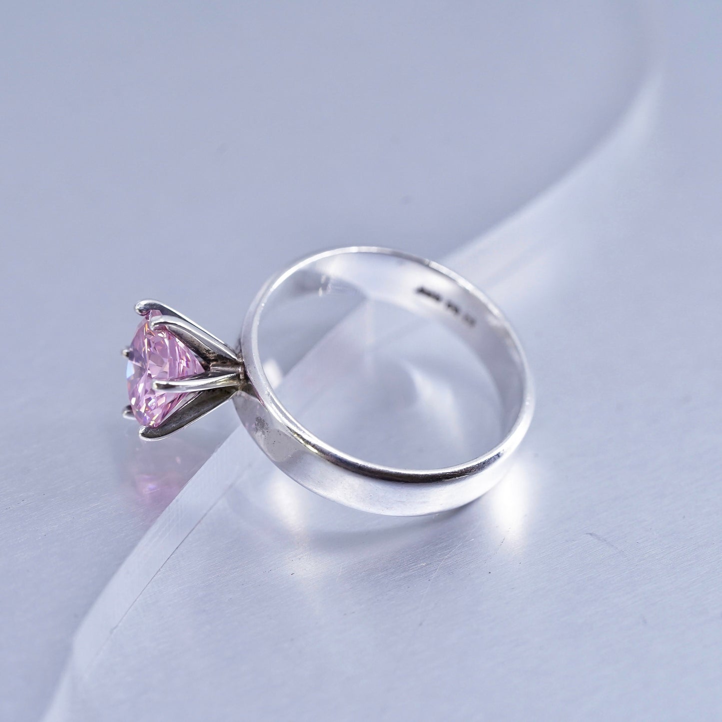 Size 8.25, vintage Sterling 925 silver handmade band ring with pink crystal