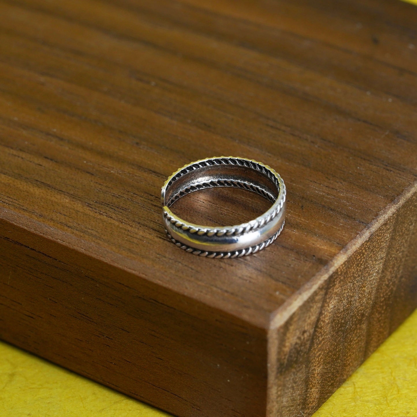 Size adjustable, vtg Sterling silver handmade ring, 925 cable band, open end