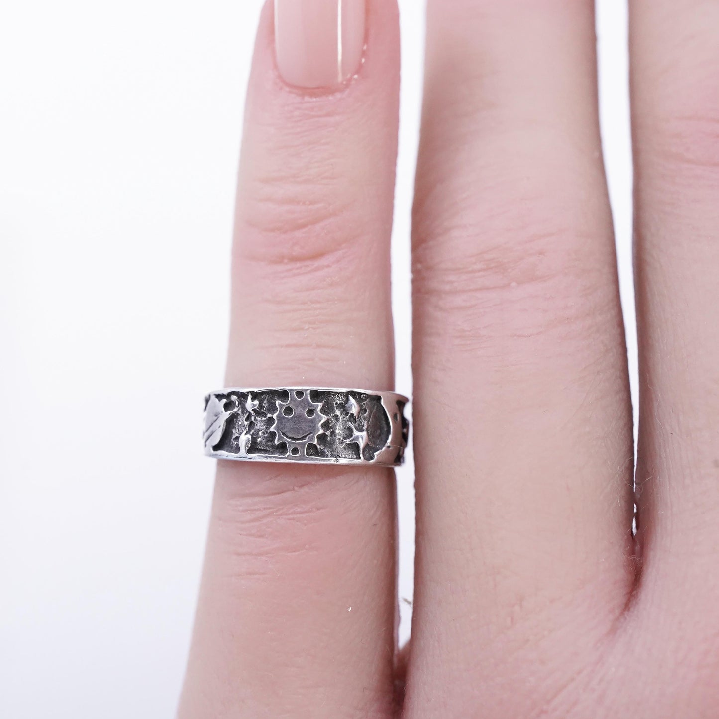 Size 2, vintage southwestern Sterling 925 silver ring, sun star moon open band