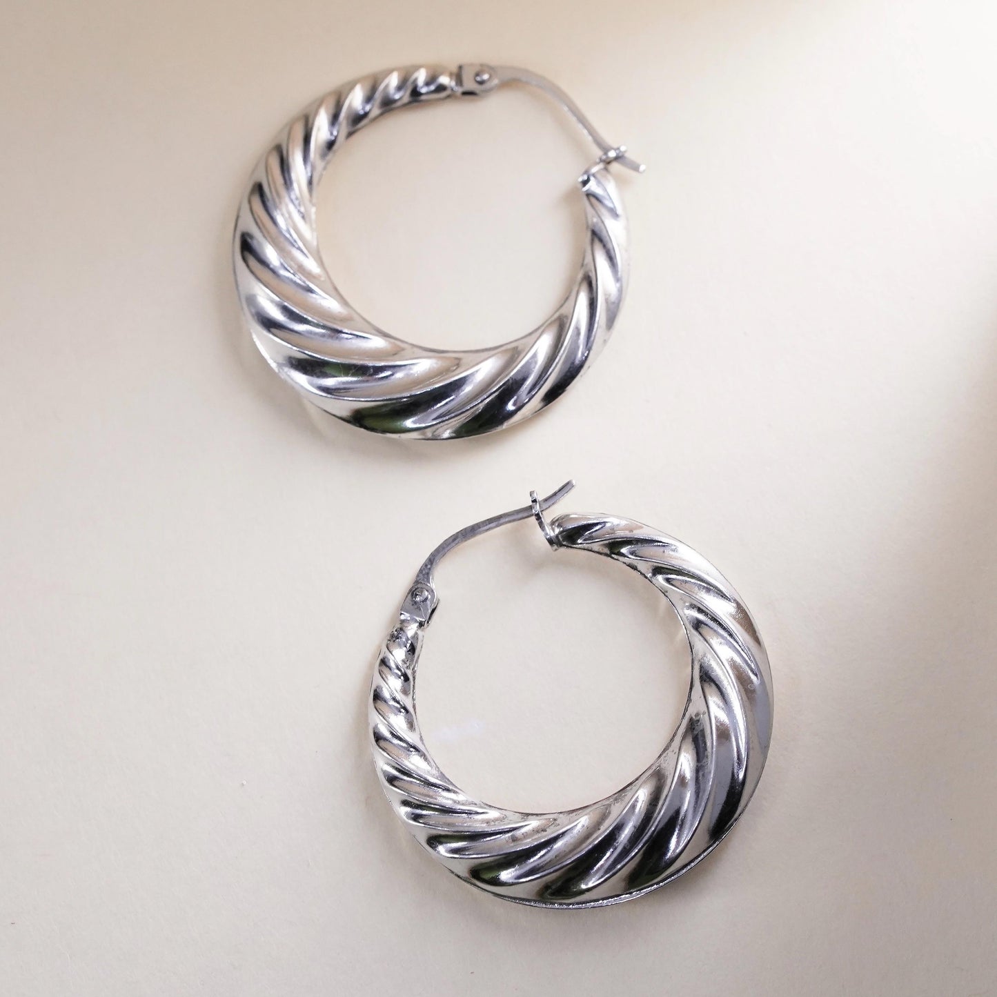 0.75”, Vintage sterling 925 silver loop earrings, primitive ribbed hoops