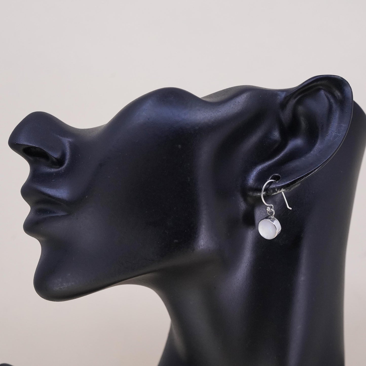 Vintage sterling 925 silver handmade single earring with mother of pearl dangle