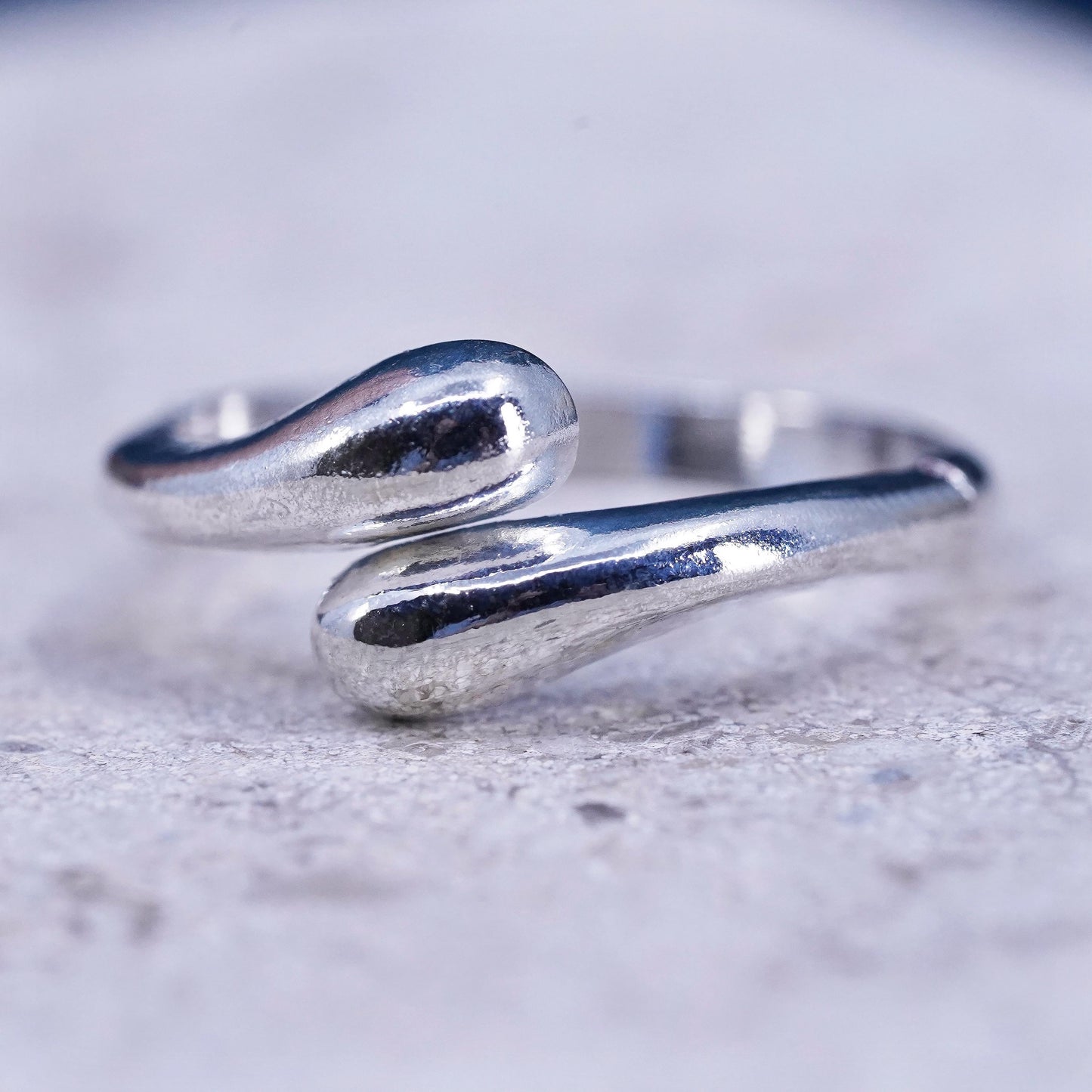 Size 8.5, VTG Sterling silver handmade wrapped ring, modern 925 statement ring