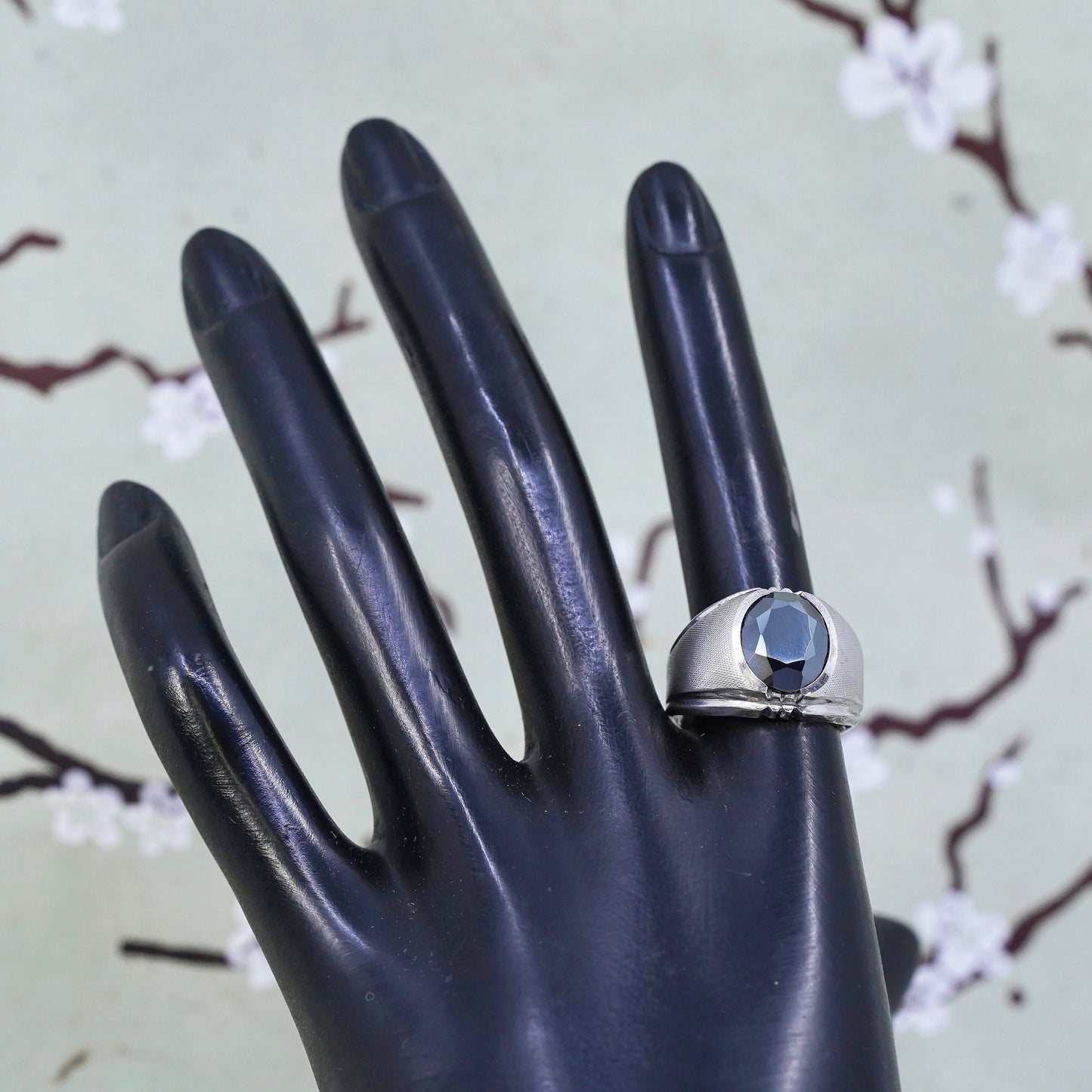 Size 8.5, vintage sterling 925 silver handmade ring, with oval hematite