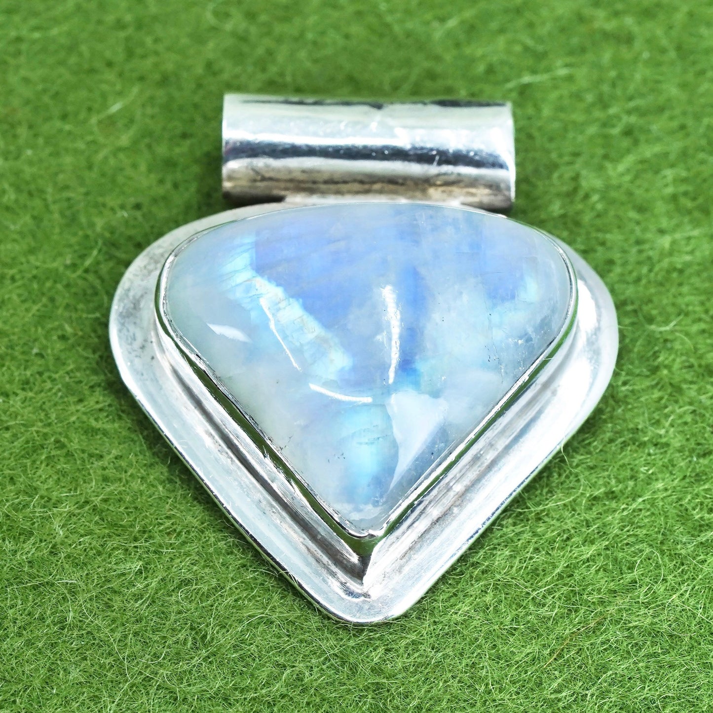 Vintage Mexican Sterling 925 silver handmade pendant with triangular moonstone