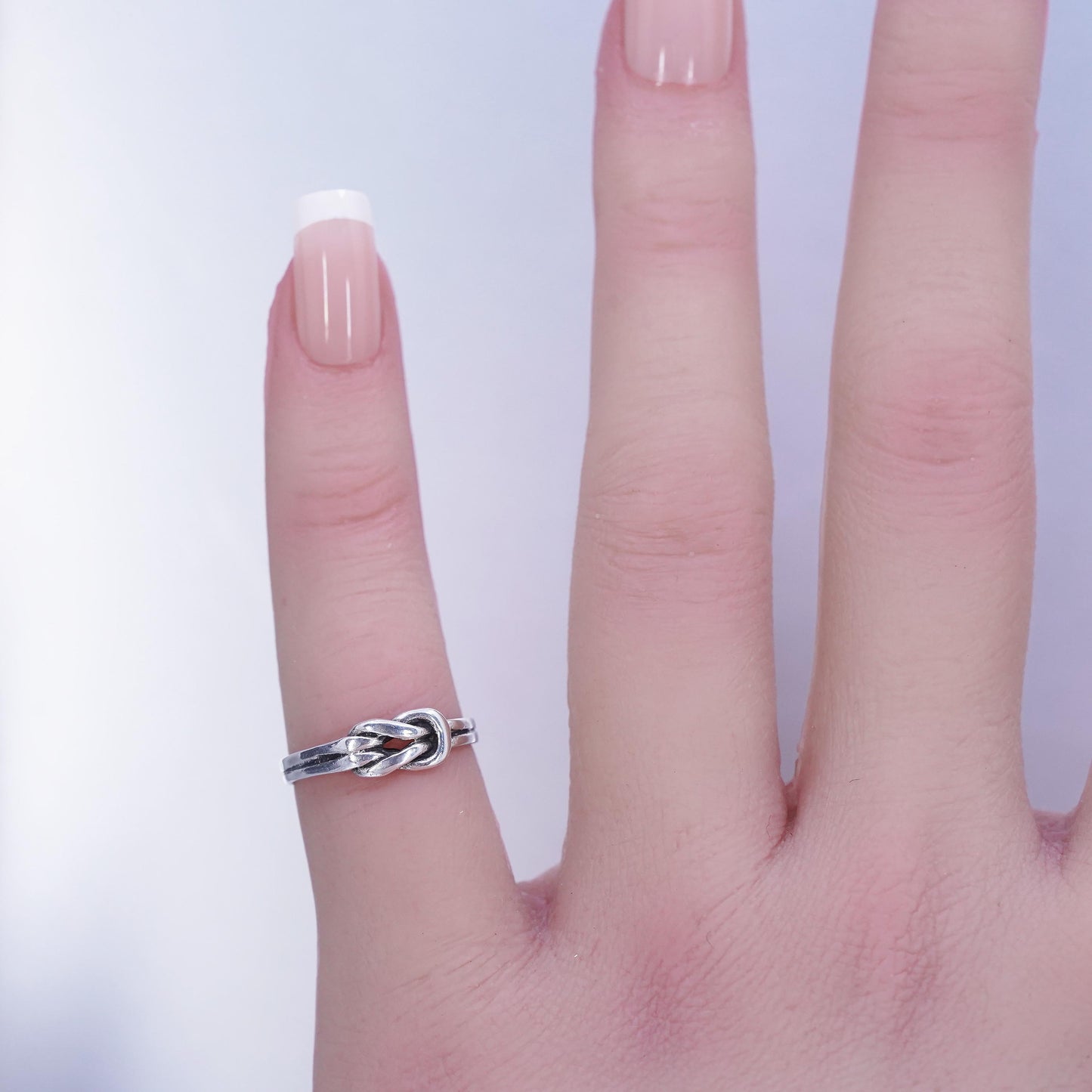Size 4, vintage Sterling 925 silver handmade ring, knotted band